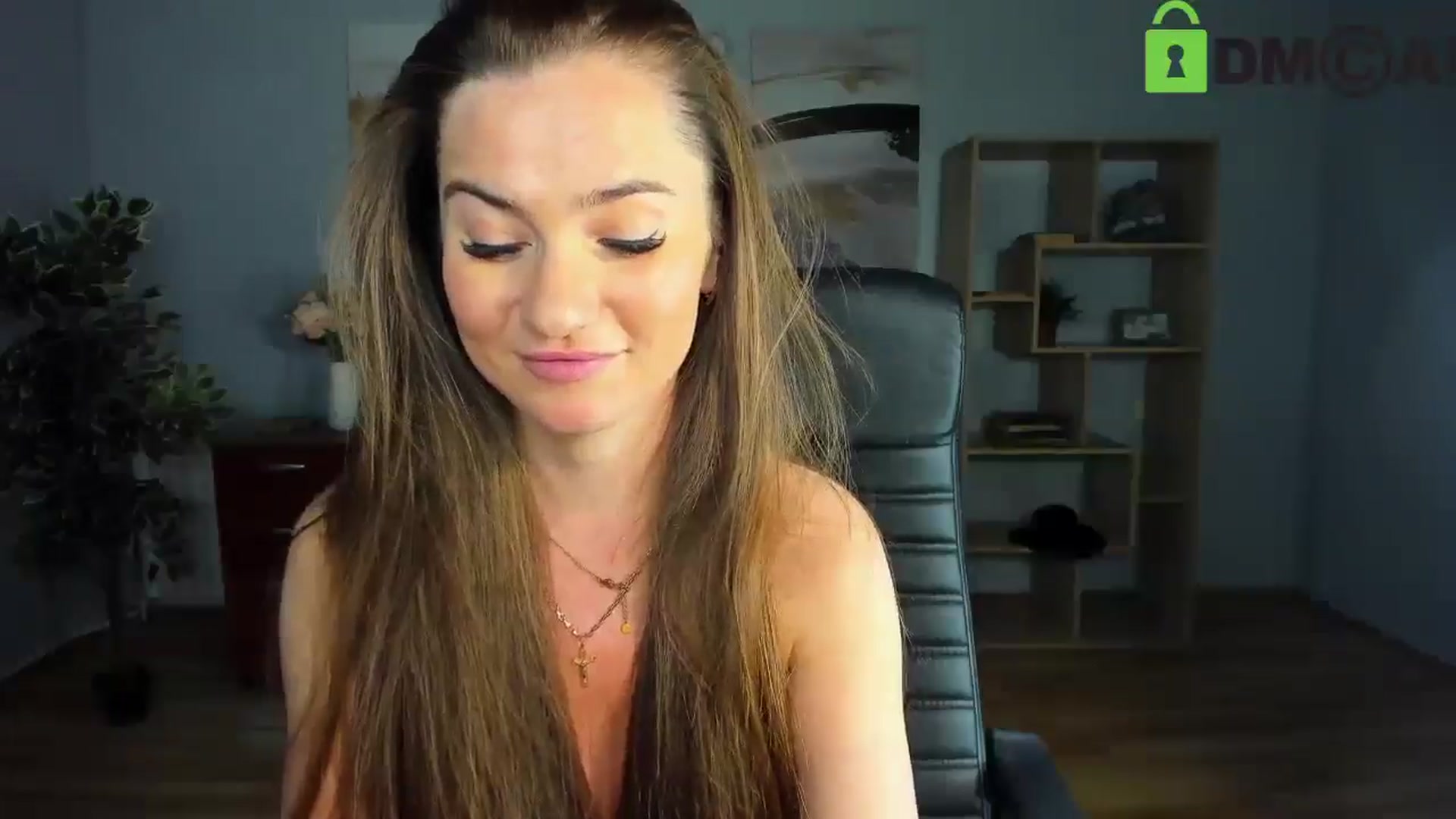 Gallery image thumbnail from Tilly_Casti's myfreecams stream on, 05/03/2025, 17:28 image 13 of 20