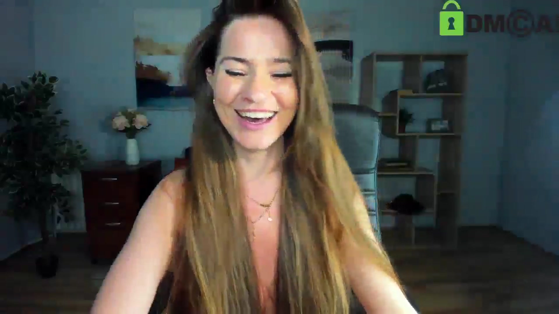 Gallery image thumbnail from Tilly_Casti's myfreecams stream on, 05/03/2025, 17:28 image 12 of 20