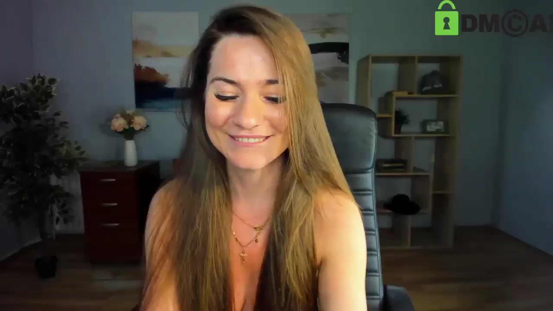 Gallery image thumbnail from Tilly_Casti's myfreecams stream on, 05/03/2025, 17:28 image 3 of 20