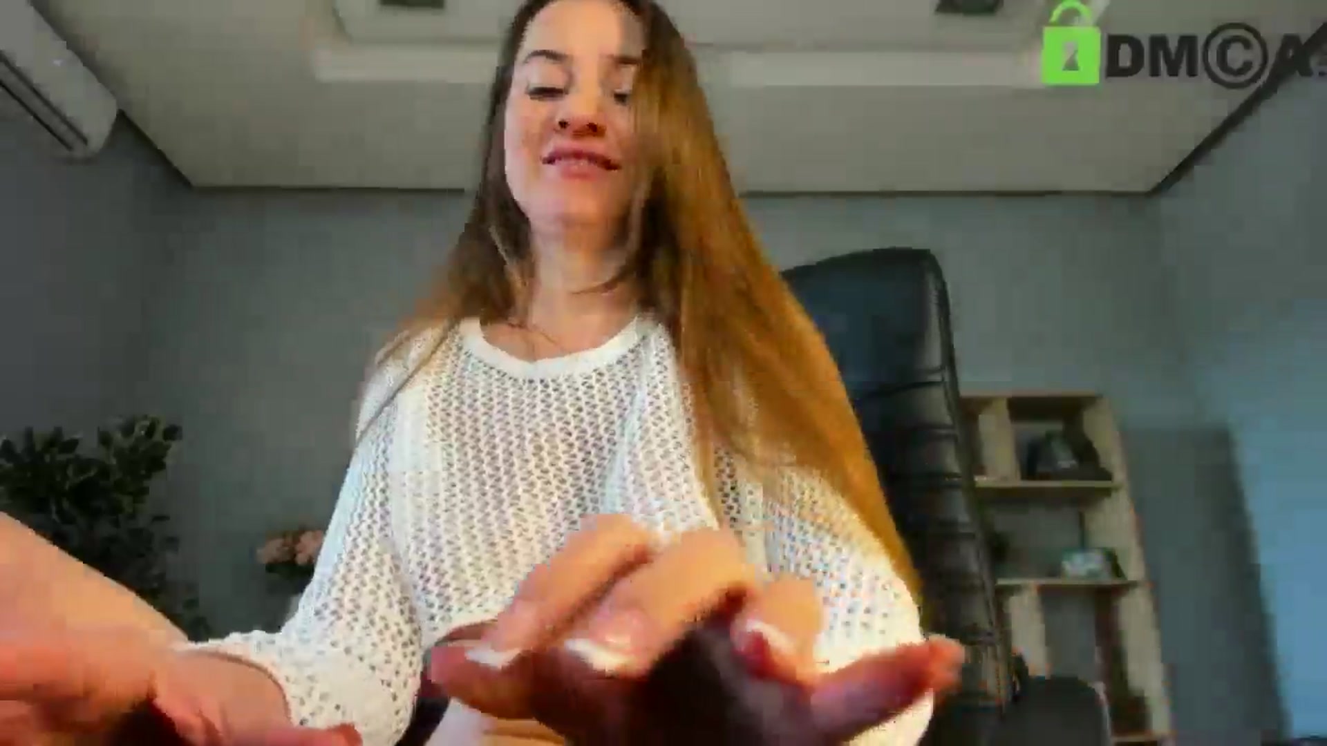 Gallery image thumbnail from Tilly_Casti's myfreecams stream on, 05/04/2025, 12:49 image 4 of 20