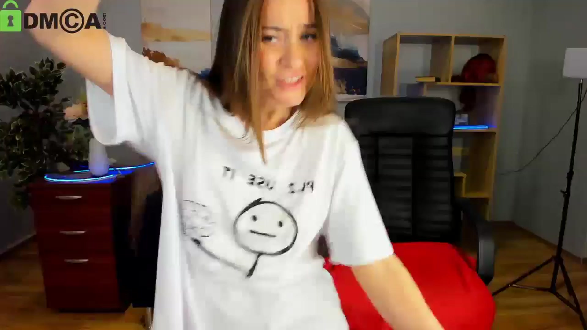 Gallery image thumbnail from Tilly_Casti's myfreecams stream on, 05/09/2025, 17:25 image 10 of 20