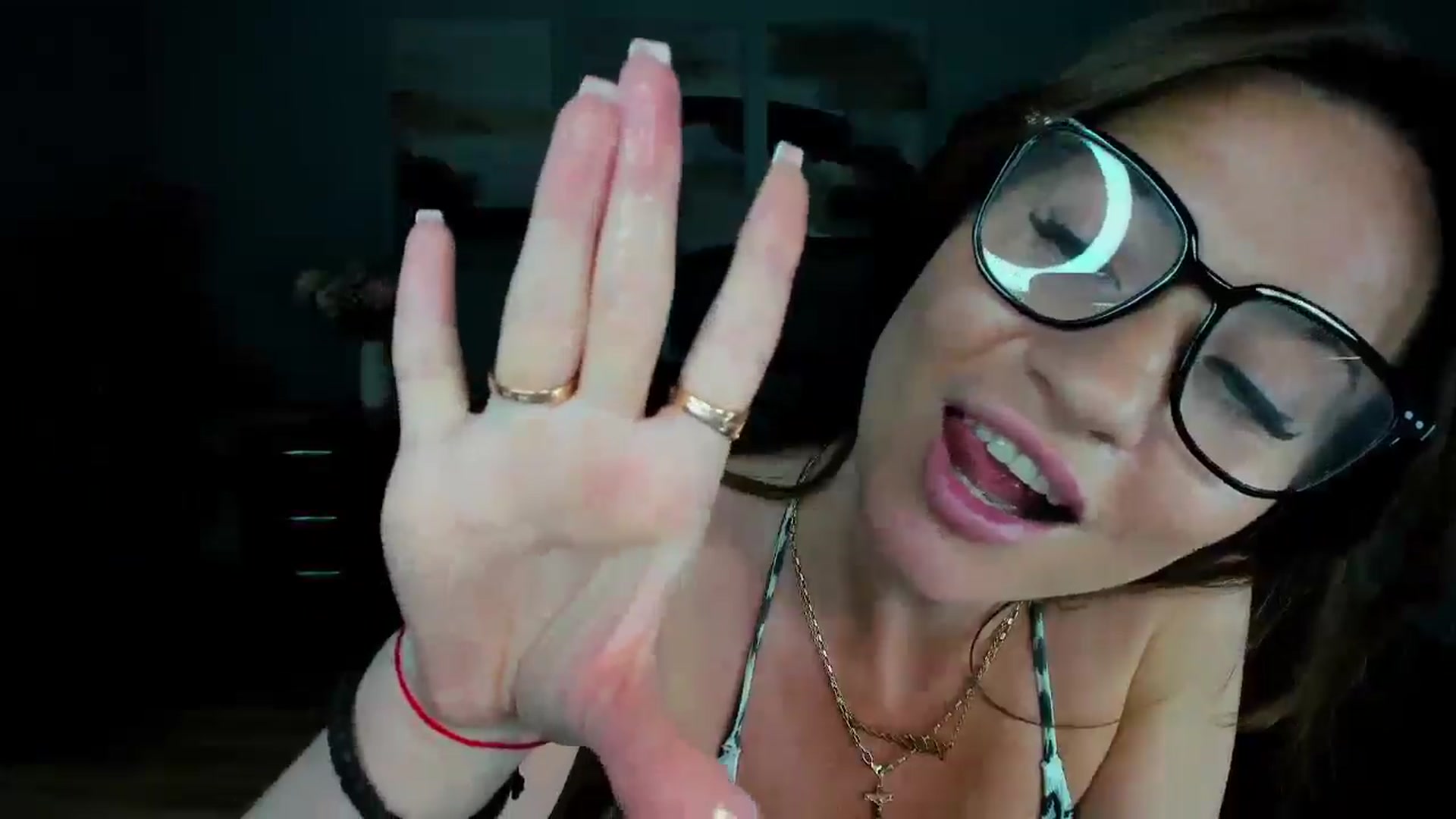 Gallery image thumbnail from Tilly_Casti's myfreecams stream on, 06/04/2025, 13:50 image 13 of 20