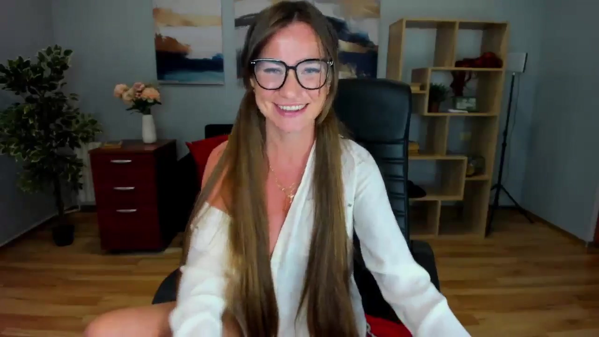 Gallery image thumbnail from Tilly_Casti's myfreecams stream on, 06/04/2025, 16:32 image 5 of 20