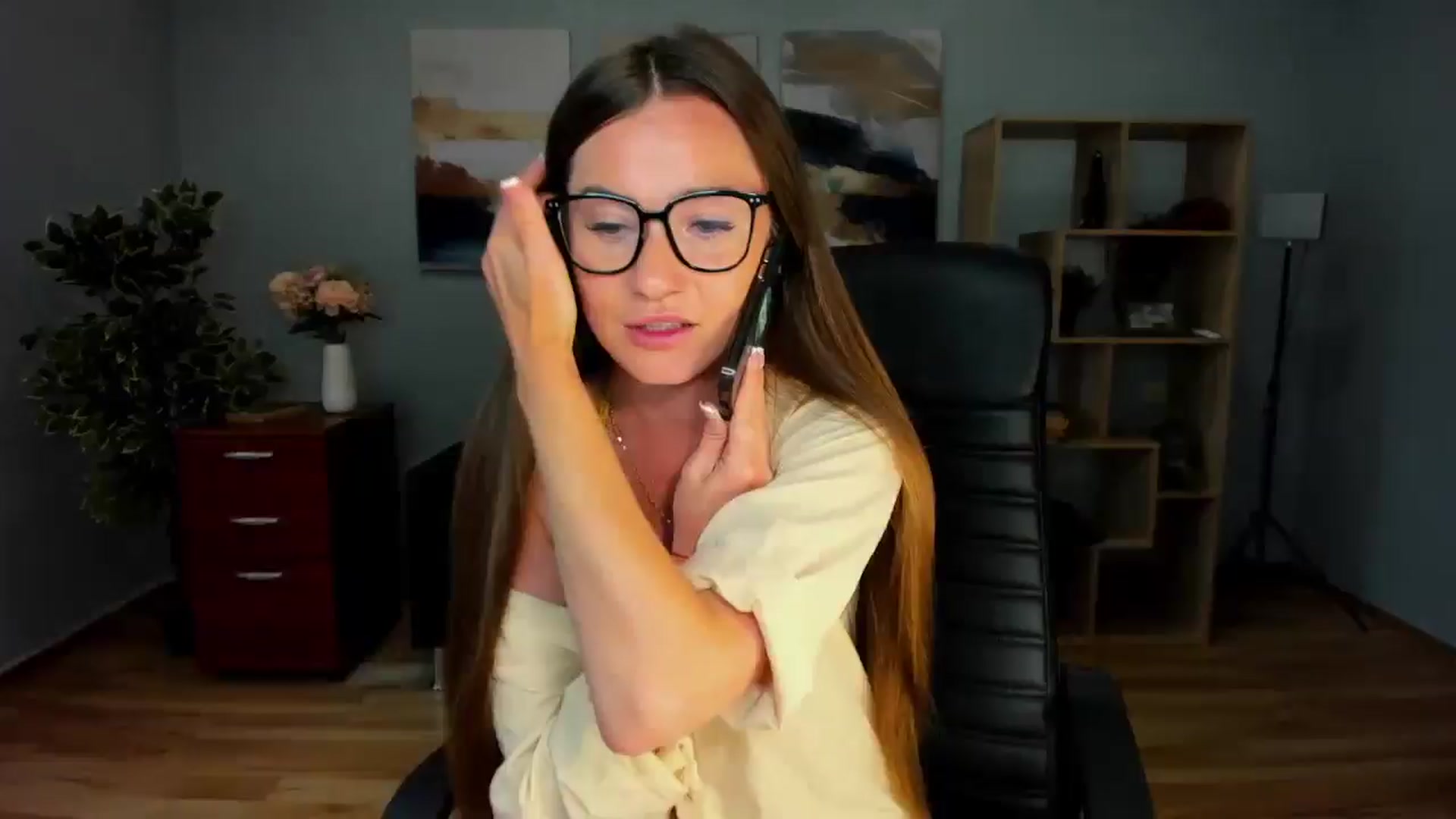 Gallery image thumbnail from Tilly_Casti's myfreecams stream on, 06/05/2025, 13:33 image 2 of 20