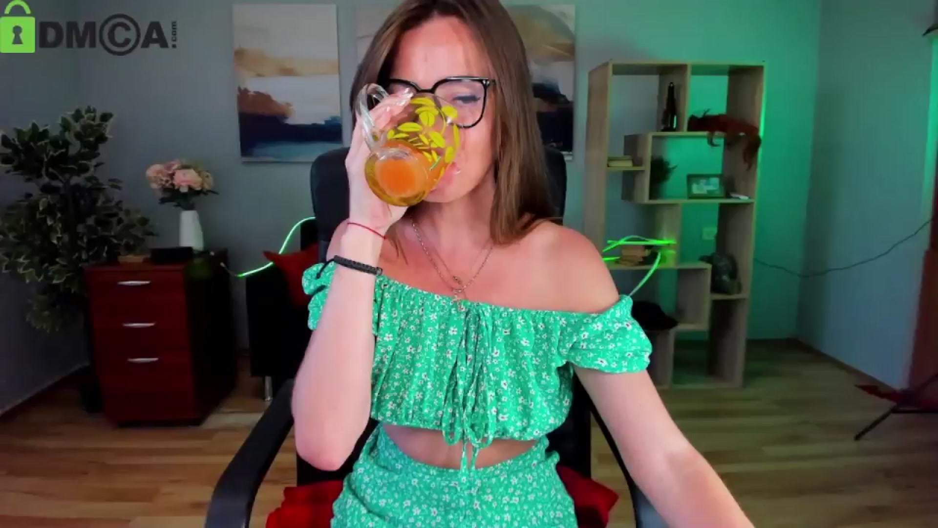 Gallery image thumbnail from Tilly_Casti's myfreecams stream on, 06/07/2025, 16:16 image 1 of 20