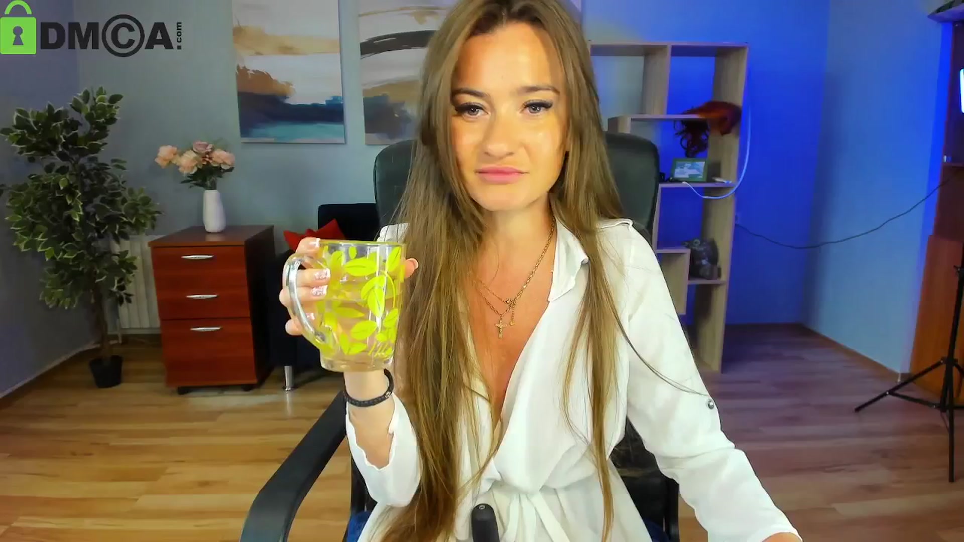 Gallery image thumbnail from Tilly_Casti's myfreecams stream on, 06/15/2025, 13:47 image 13 of 20