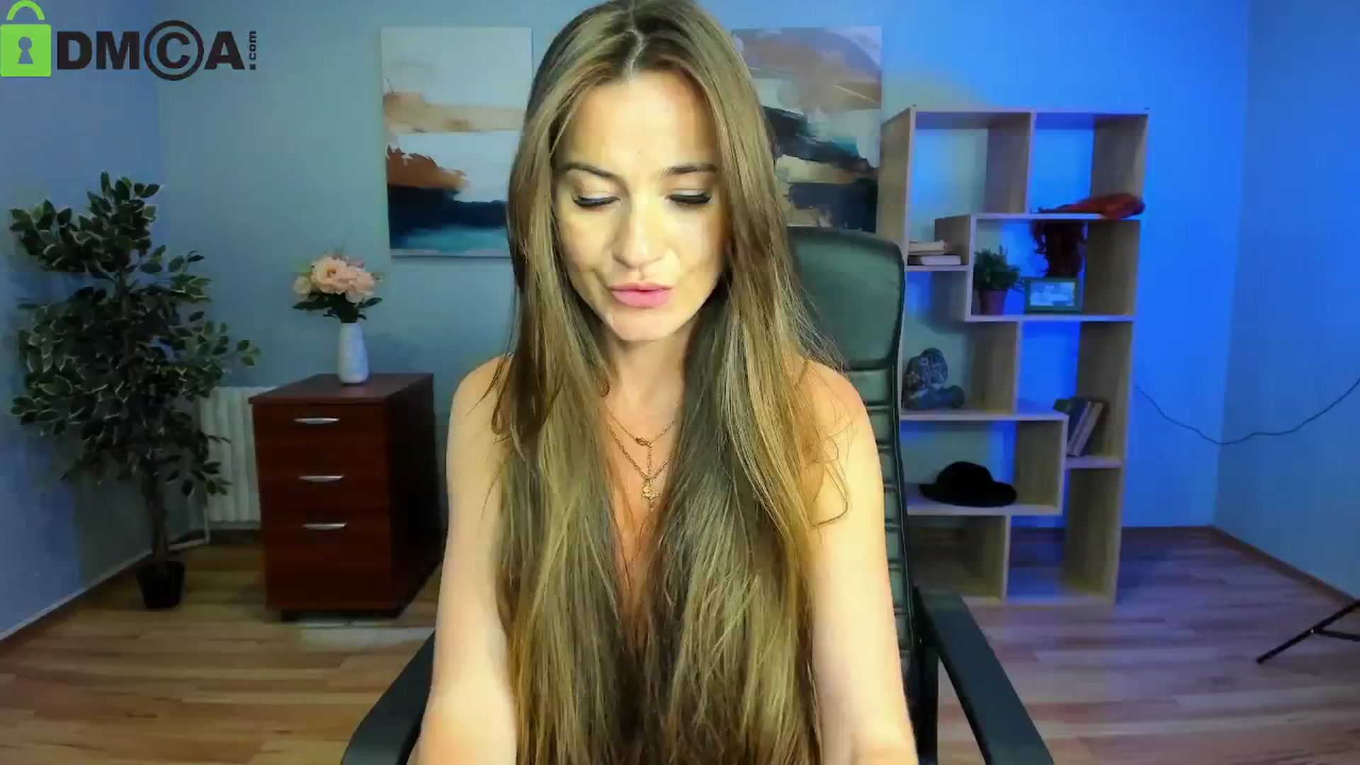 Gallery image thumbnail from Tilly_Casti's myfreecams stream on, 06/18/2025, 17:50 image 17 of 20
