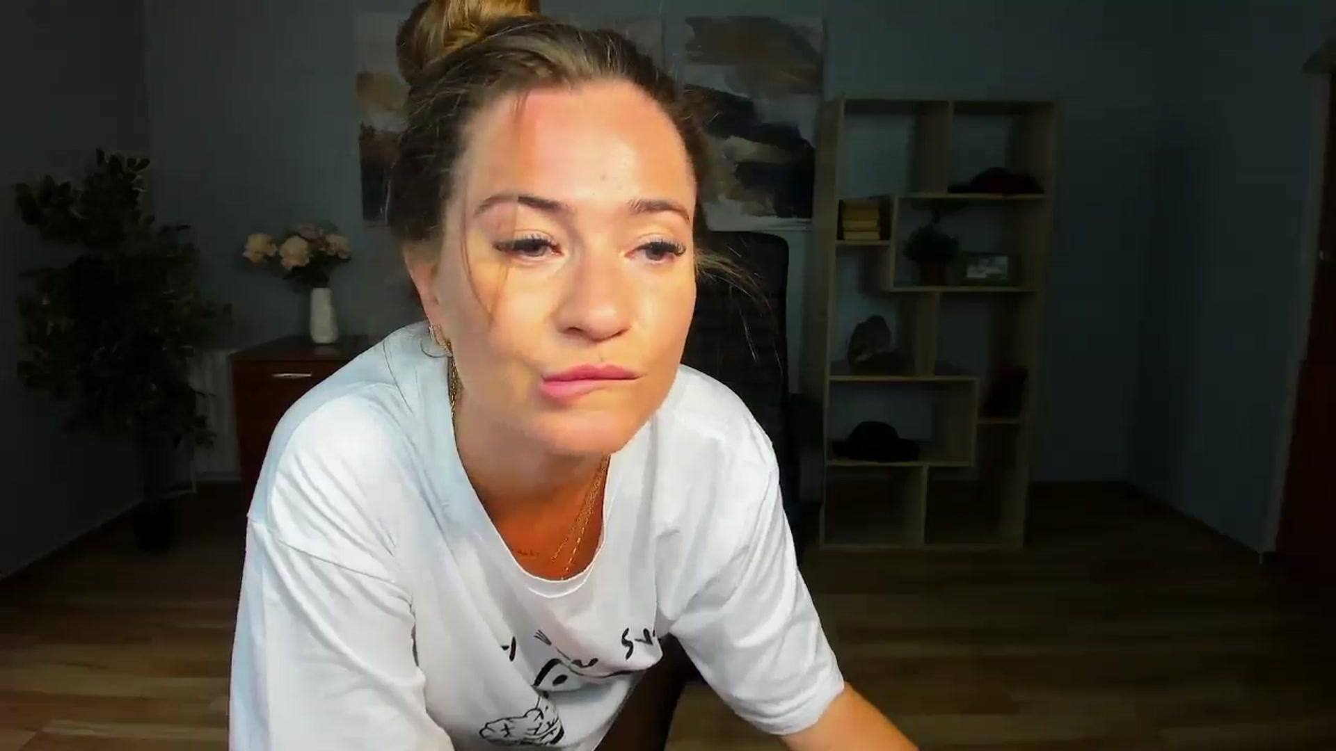 Gallery image thumbnail from Tilly_Casti's myfreecams stream on, 06/27/2025, 12:34 image 11 of 20