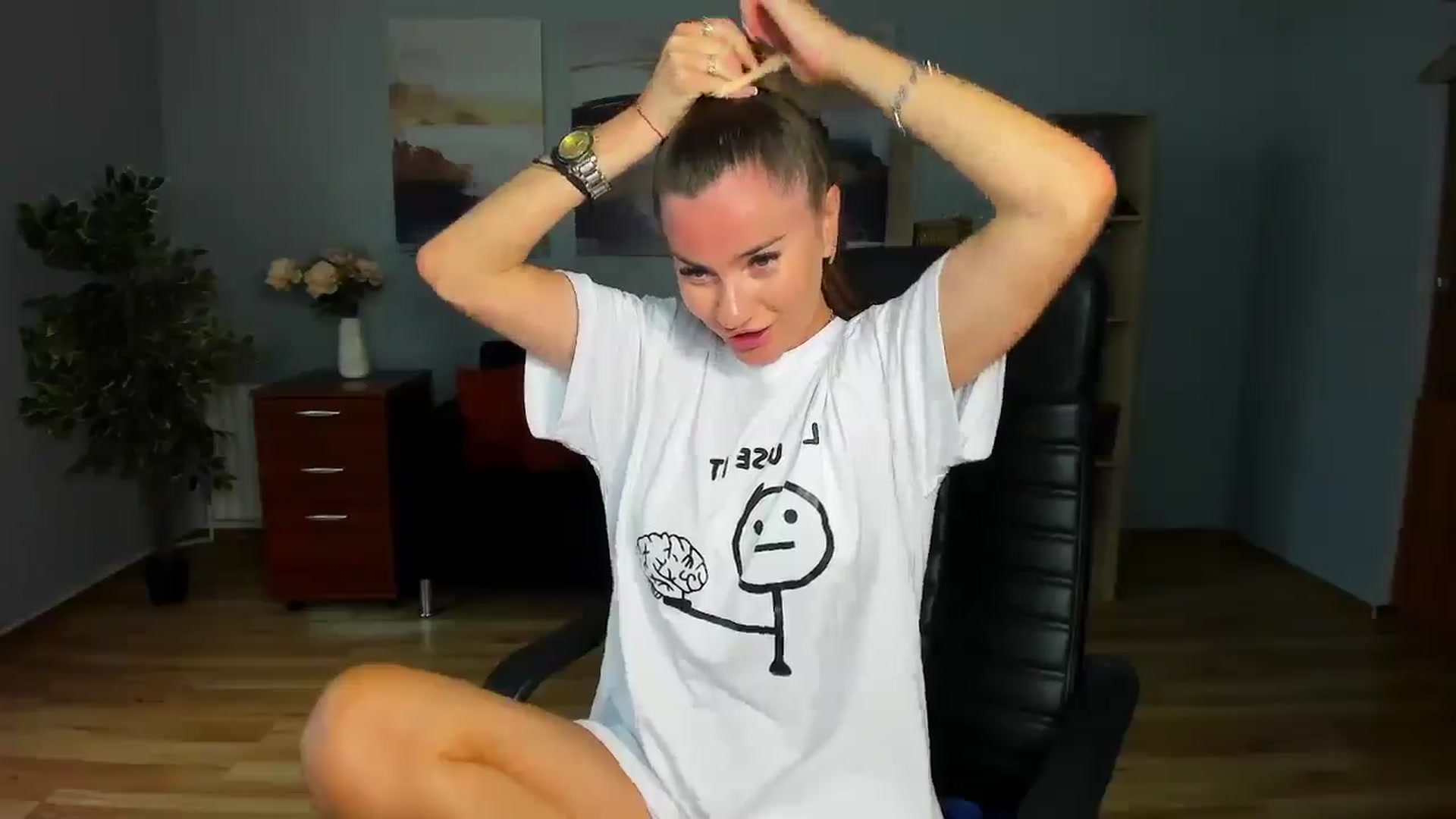 Gallery image thumbnail from Tilly_Casti's myfreecams stream on, 06/27/2025, 12:34 image 13 of 20