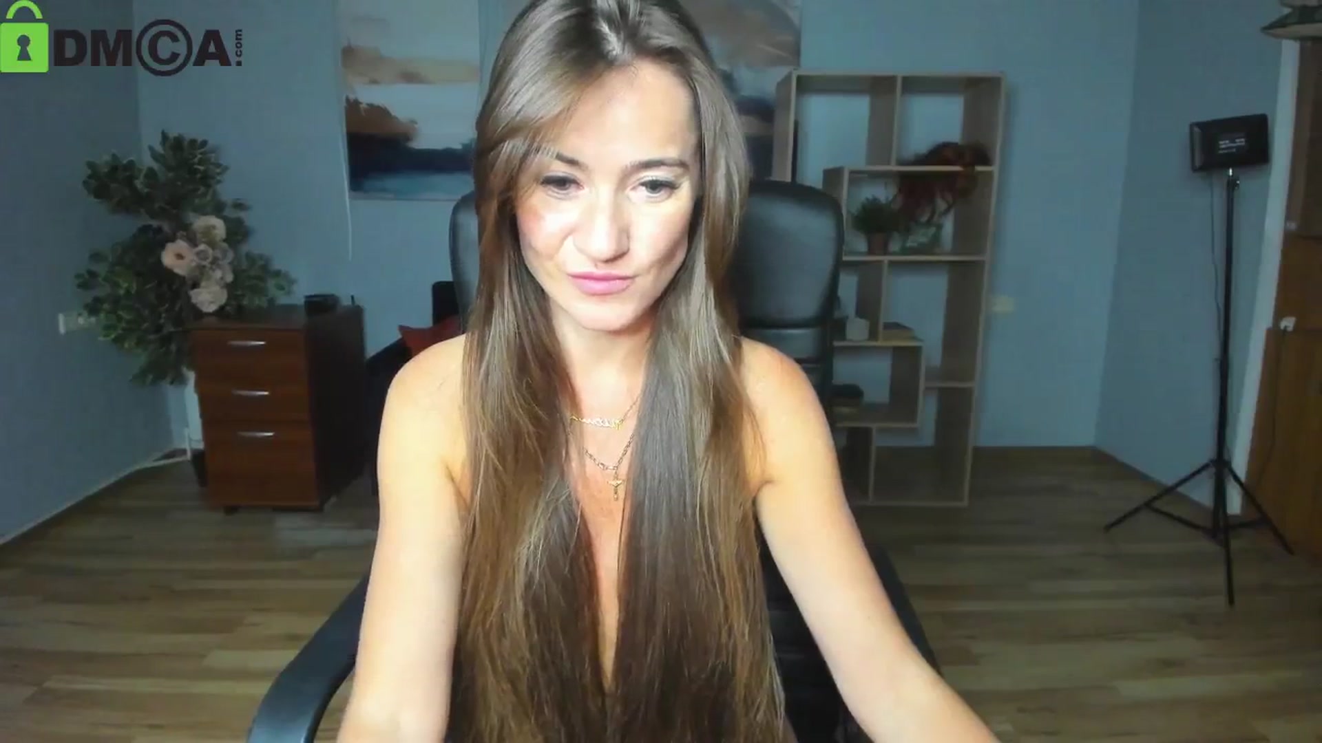 Gallery image thumbnail from Tilly_Casti's myfreecams stream on, 08/16/2025, 18:01 image 10 of 20