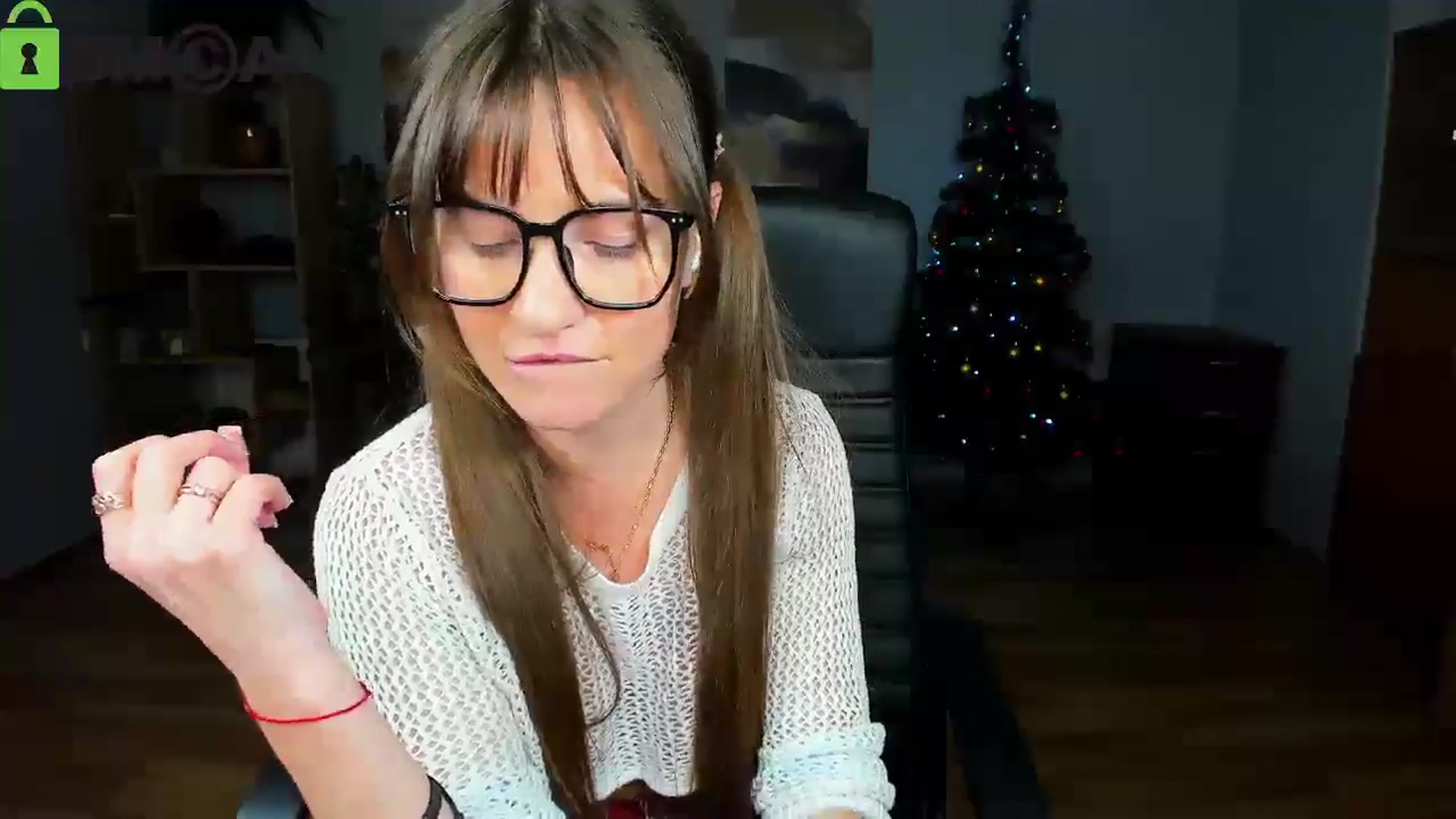 Gallery image thumbnail from Tilly_Casti's myfreecams stream on, 12/12/2025, 16:48 image 13 of 20