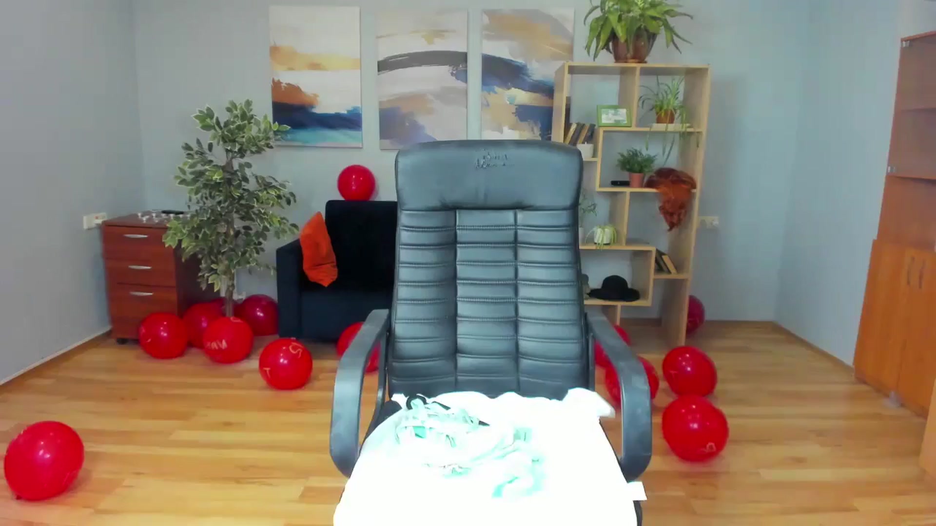 Gallery image thumbnail from Tilly_Casti's myfreecams stream on, 02/18/2026, 13:42 image 2 of 20