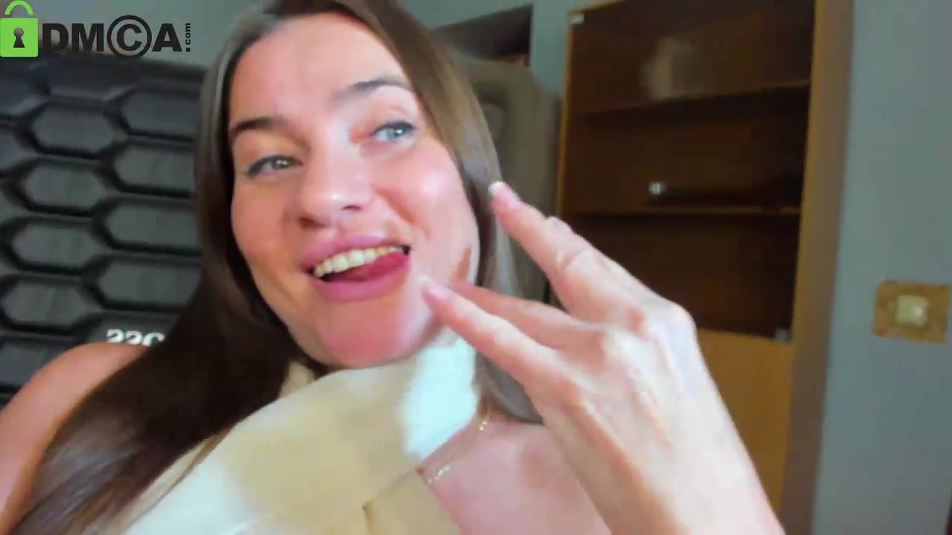 Gallery image thumbnail from Tilly_Casti's myfreecams stream on, 08/16/2026, 17:53 image 9 of 20