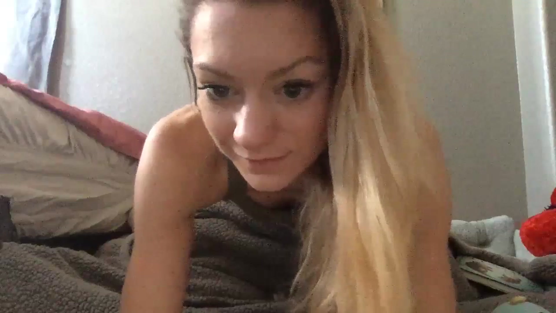 Gallery image thumbnail from TinaColbyCams's myfreecams stream on, 01/14/2024, 21:16 image 11 of 20
