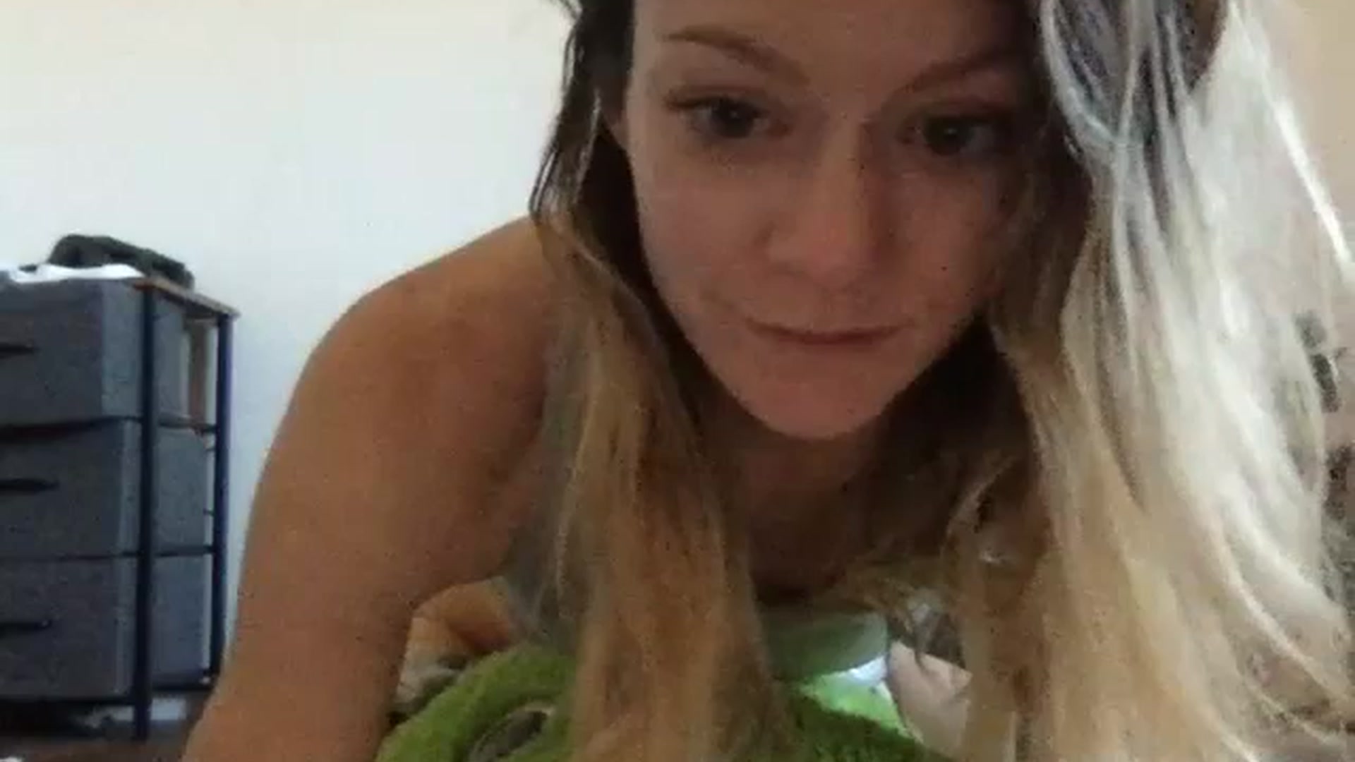Gallery image thumbnail from TinaColbyCams's myfreecams stream on, 03/02/2024, 23:10 image 10 of 20