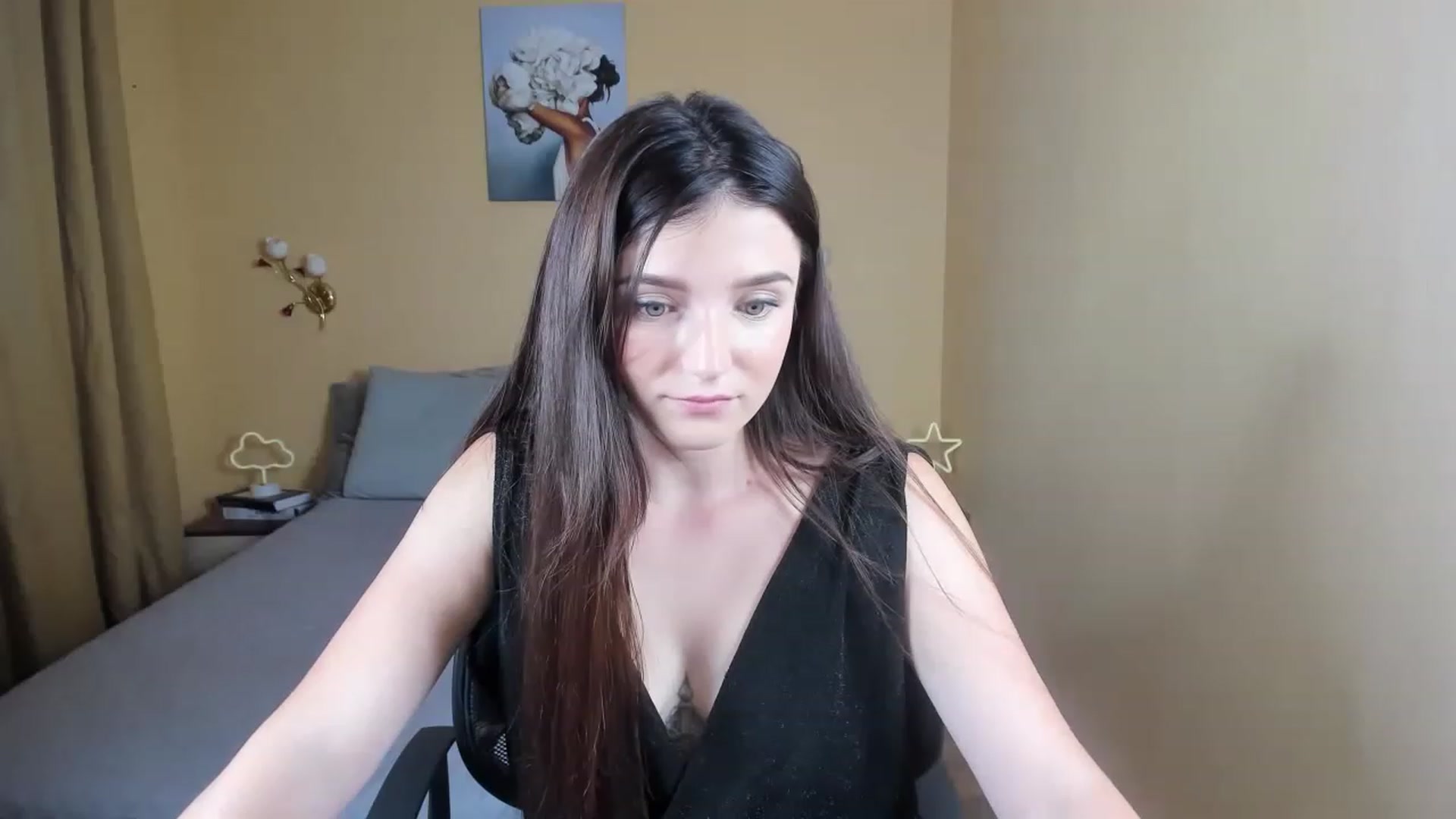 Gallery image thumbnail from TinaFerrell's myfreecams stream on, 06/05/2023, 23:18 image 5 of 20