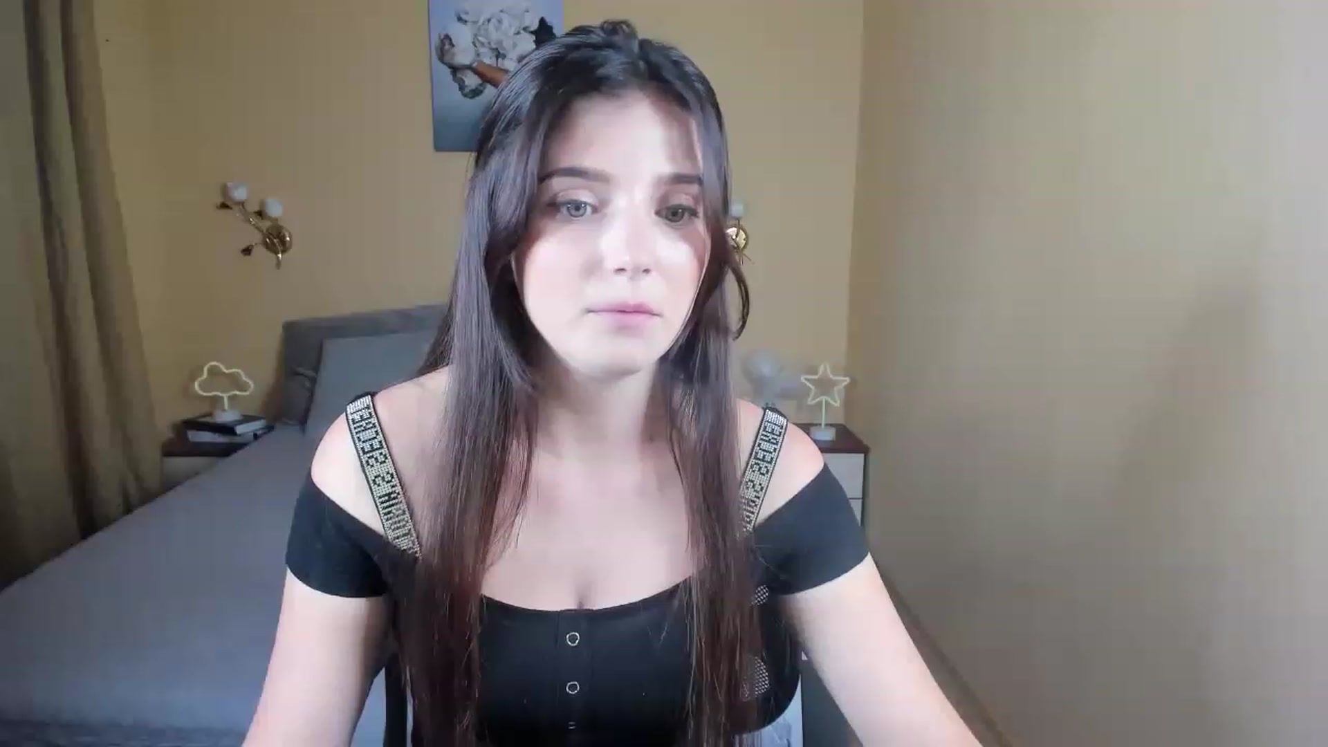 Gallery image thumbnail from TinaFerrell's myfreecams stream on, 06/07/2023, 18:33 image 10 of 20