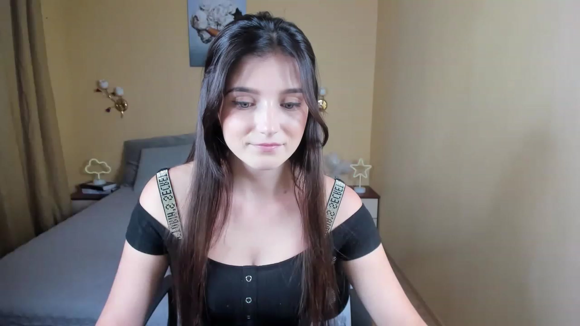 Gallery image thumbnail from TinaFerrell's myfreecams stream on, 06/07/2023, 18:33 image 9 of 20