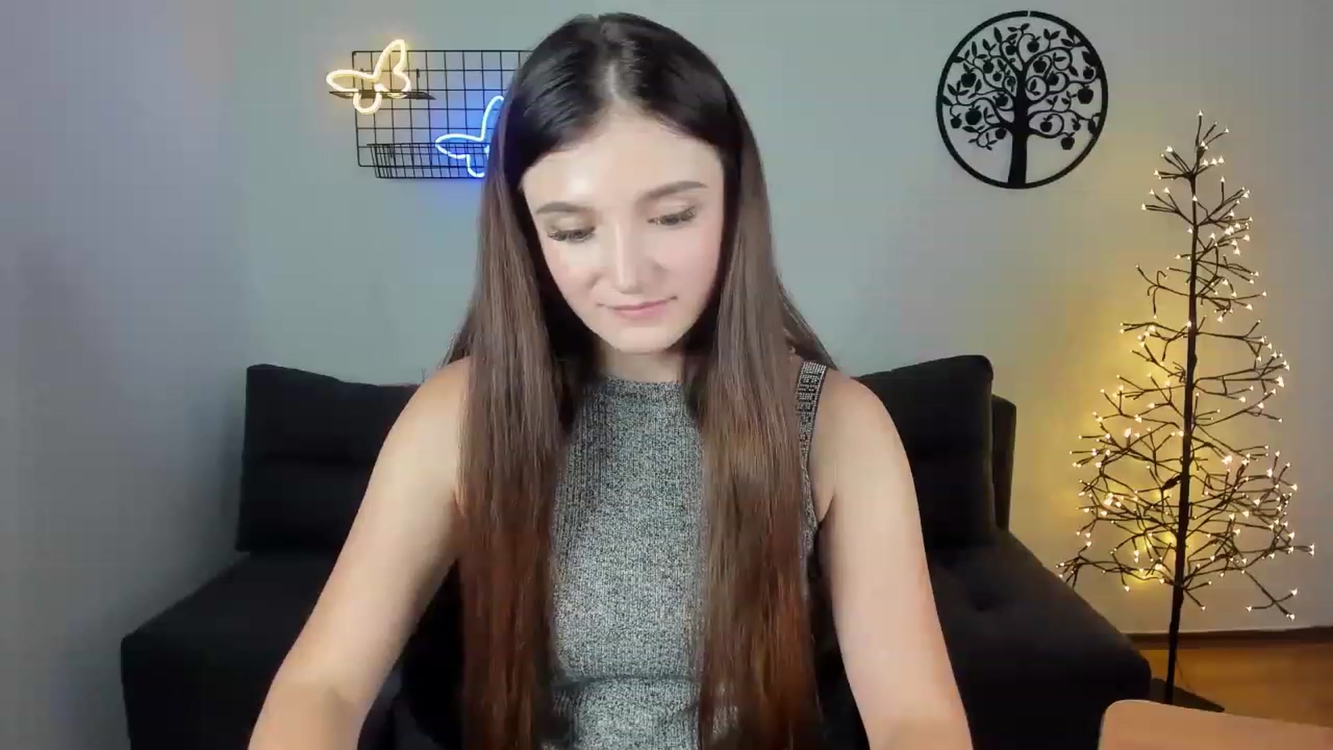 Gallery image thumbnail from TinaFerrell's myfreecams stream on, 07/11/2023, 17:37 image 17 of 20