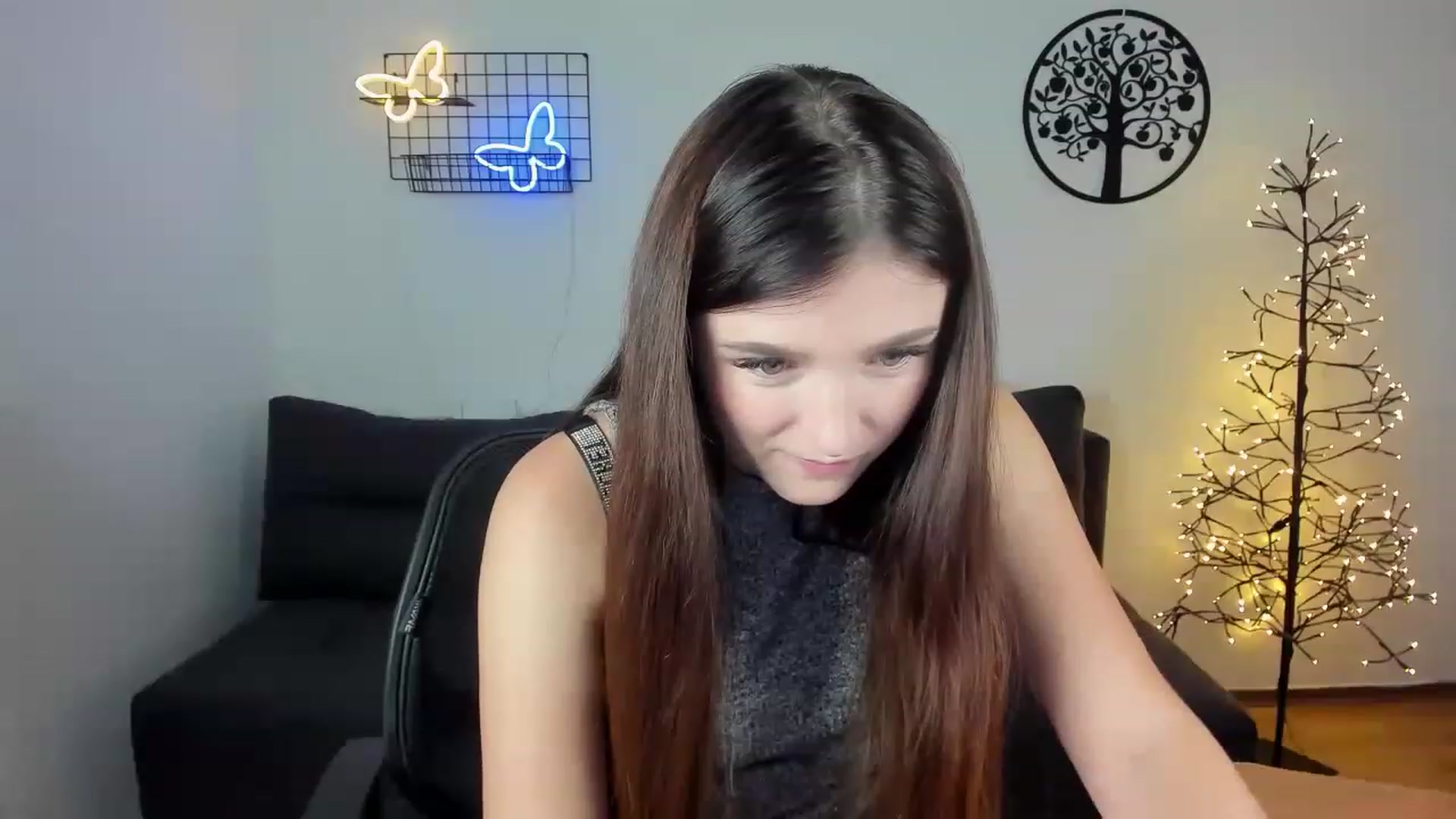 Gallery image thumbnail from TinaFerrell's myfreecams stream on, 07/11/2023, 17:37 image 10 of 20