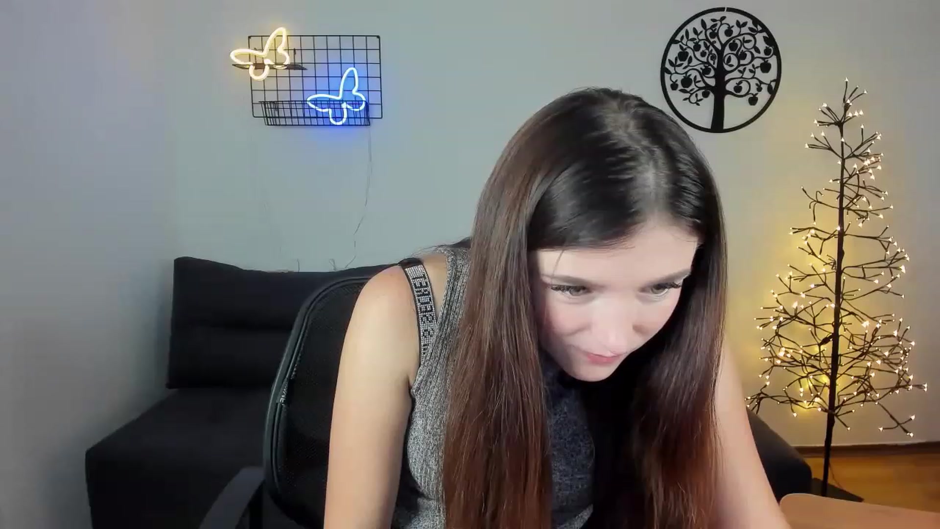 Gallery image thumbnail from TinaFerrell's myfreecams stream on, 07/11/2023, 17:37 image 8 of 20