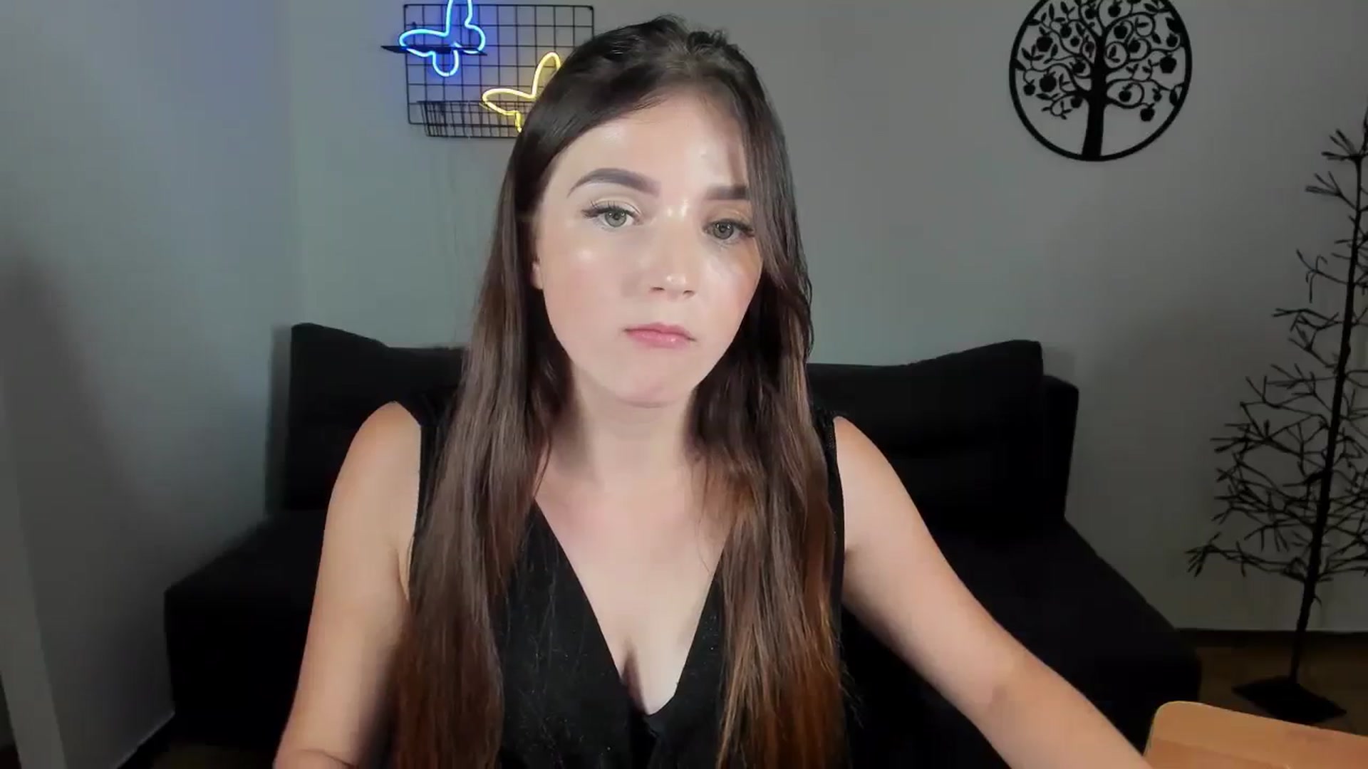 Gallery image thumbnail from TinaFerrell's myfreecams stream on, 07/27/2023, 23:14 image 18 of 20