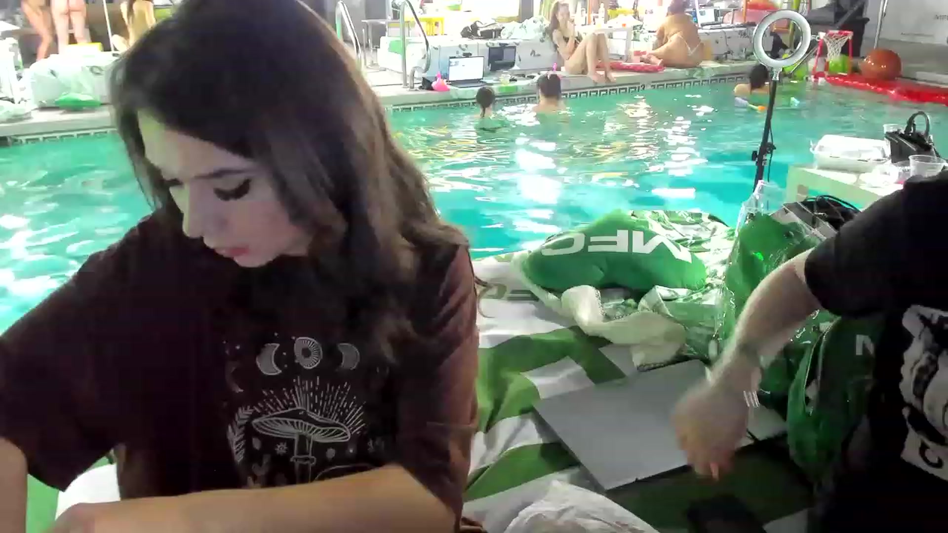 Gallery image thumbnail from TinaHale's myfreecams stream on, 05/23/2023, 08:43 image 17 of 20
