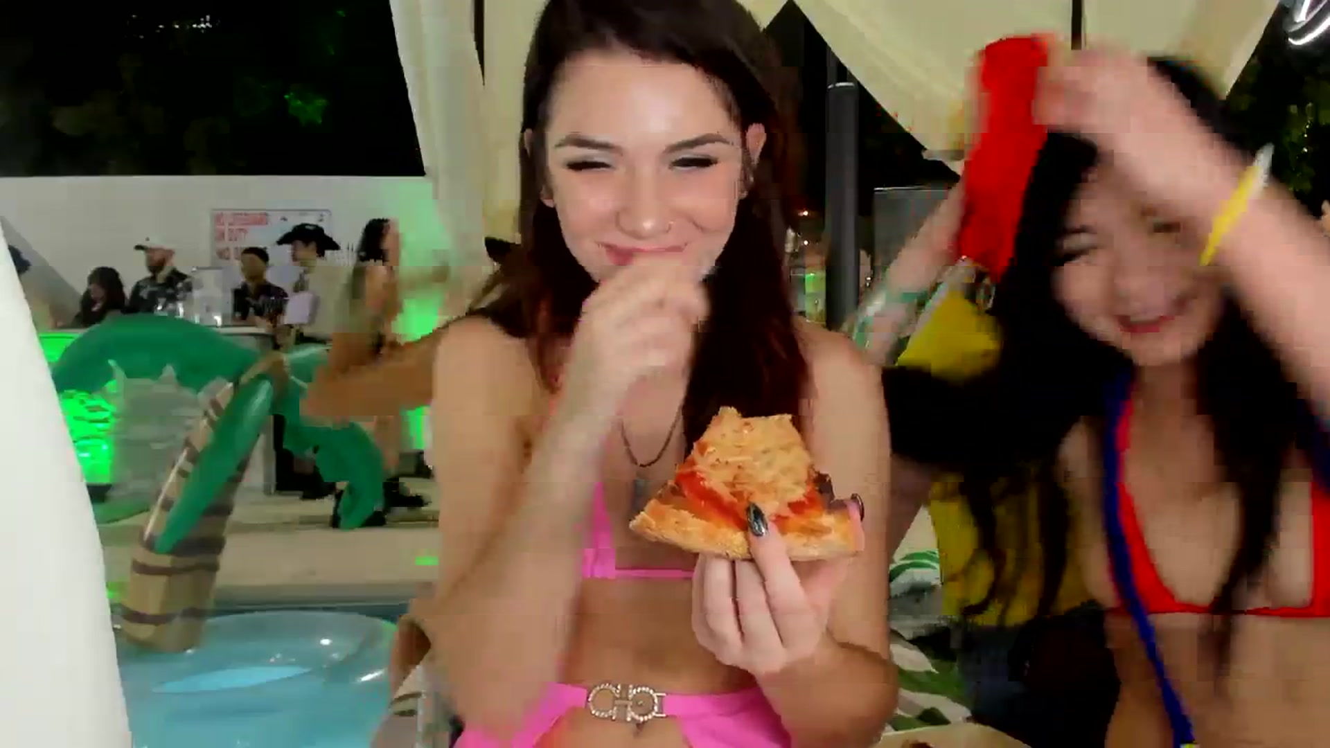 Gallery image thumbnail from TinaHale's myfreecams stream on, 10/10/2023, 04:49 image 8 of 20