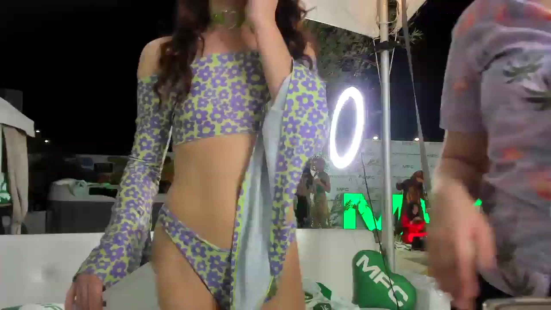 Gallery image thumbnail from TinaHale's myfreecams stream on, 10/11/2023, 06:23 image 17 of 20