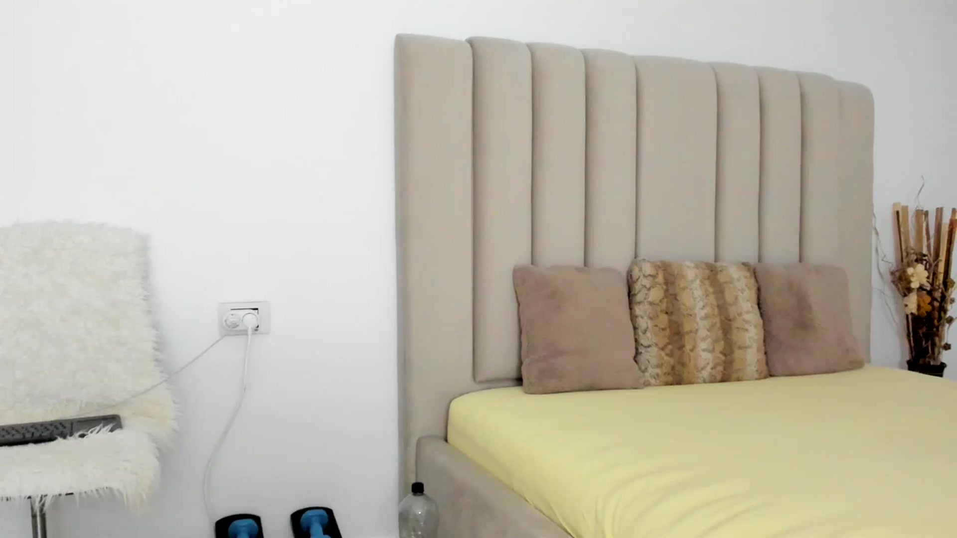 Gallery image thumbnail from TinaNTMU_'s myfreecams stream on, 01/03/2026, 21:02 image 8 of 20