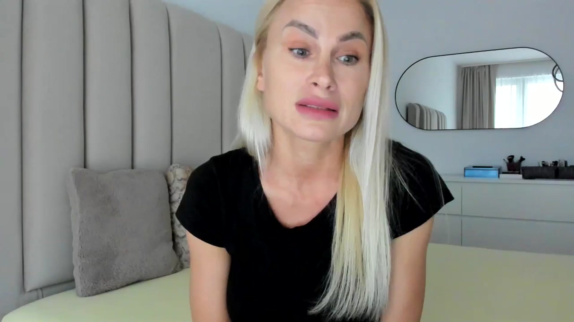 Gallery image thumbnail from TinaNTMU_'s myfreecams stream on, 01/05/2026, 14:46 image 13 of 20