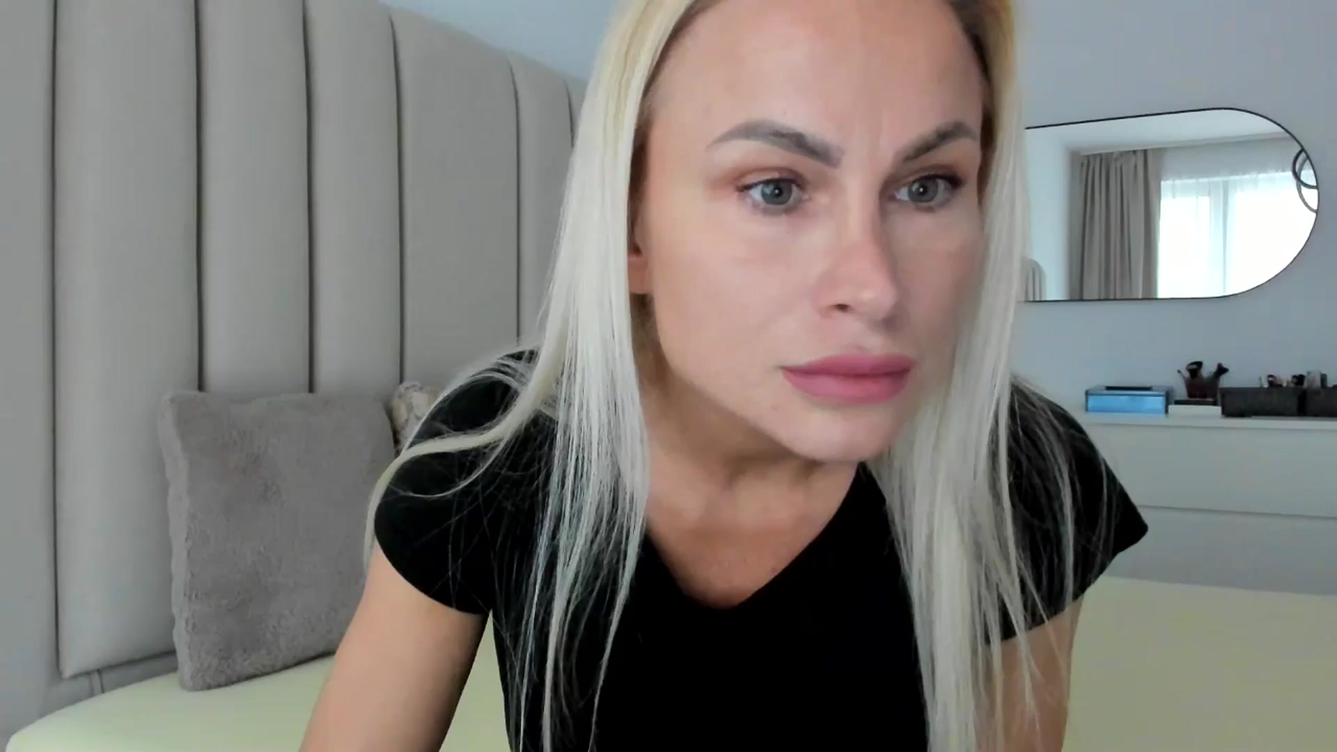 Gallery image thumbnail from TinaNTMU_'s myfreecams stream on, 01/05/2026, 14:46 image 10 of 20