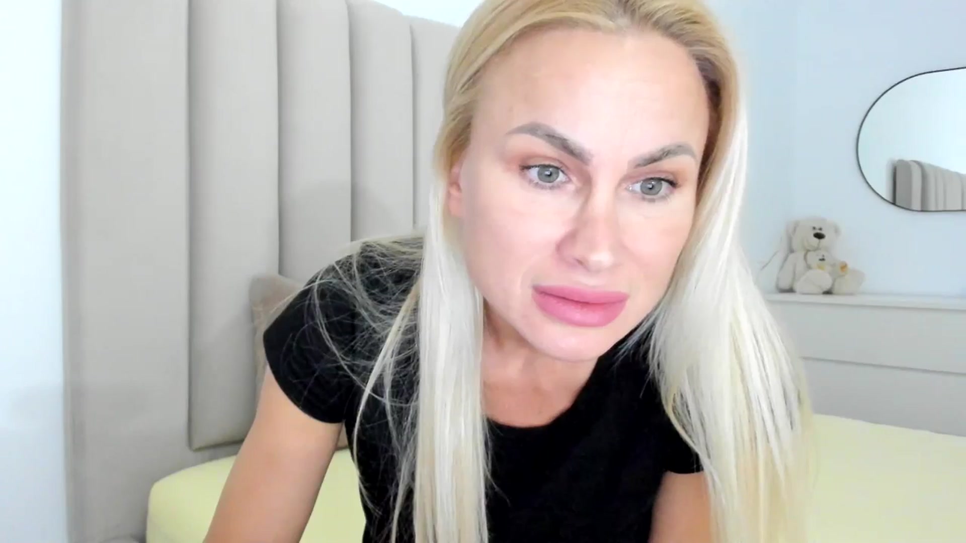 Gallery image thumbnail from TinaNTMU_'s myfreecams stream on, 01/05/2026, 19:03 image 2 of 20