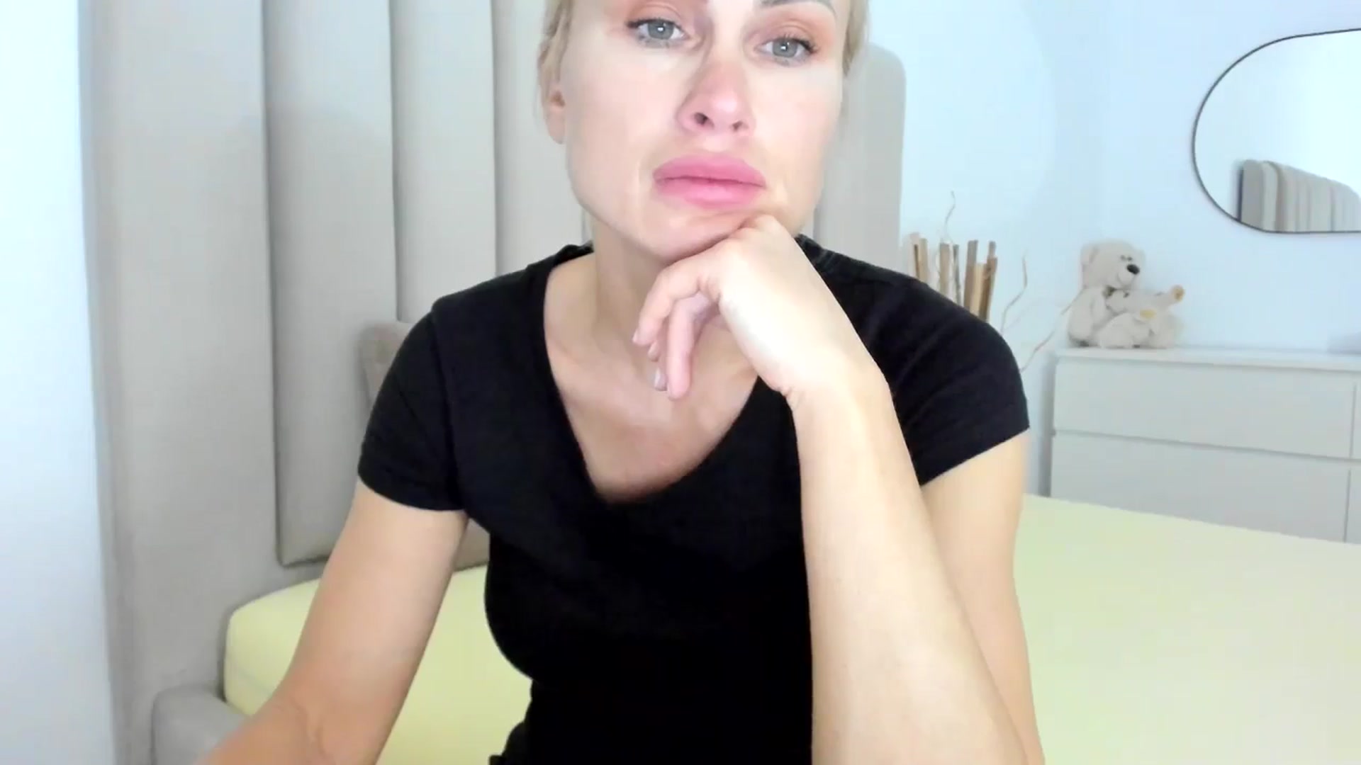 Gallery image thumbnail from TinaNTMU_'s myfreecams stream on, 01/06/2026, 17:00 image 5 of 20