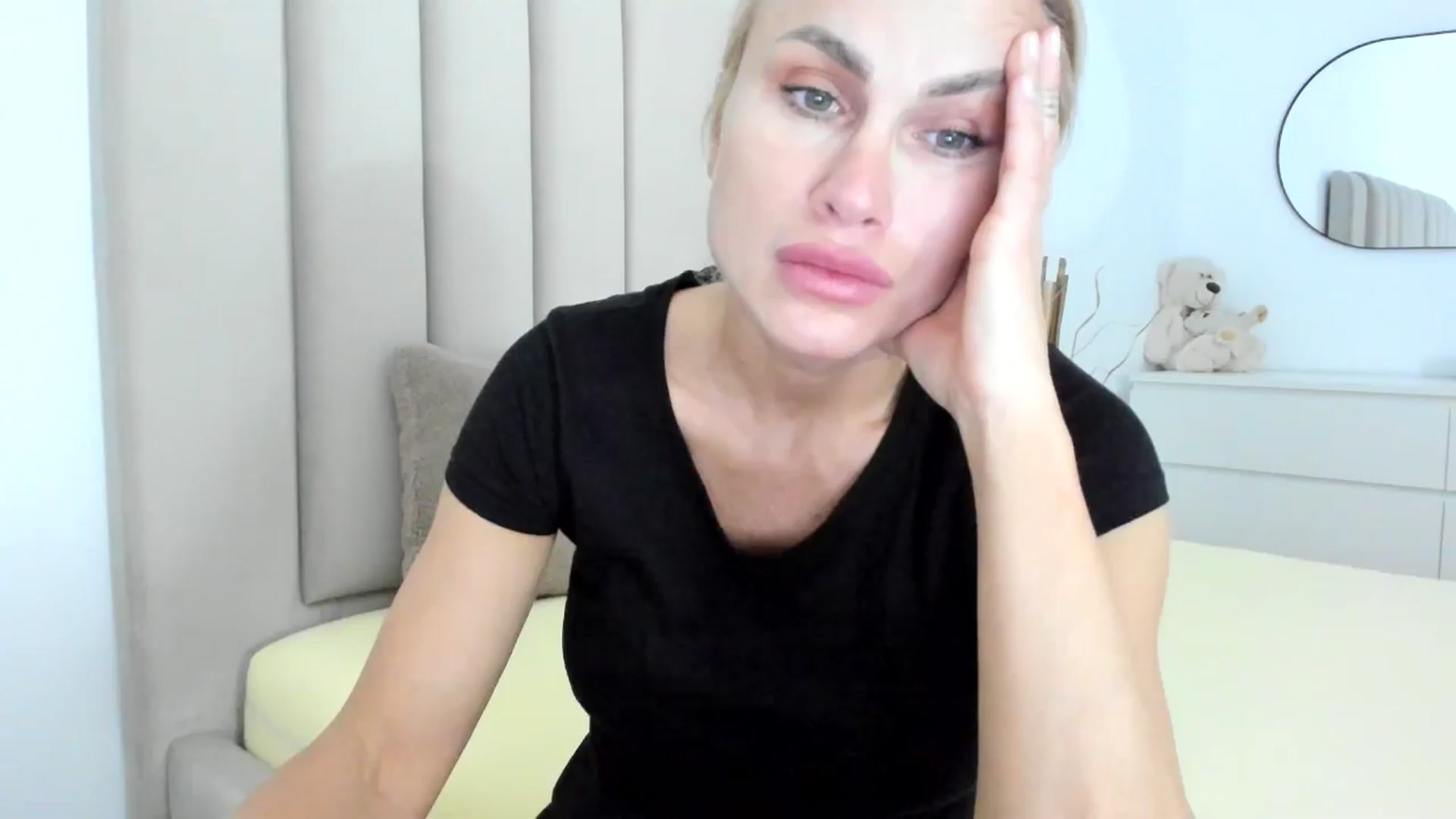 Gallery image thumbnail from TinaNTMU_'s myfreecams stream on, 01/06/2026, 17:00 image 7 of 20