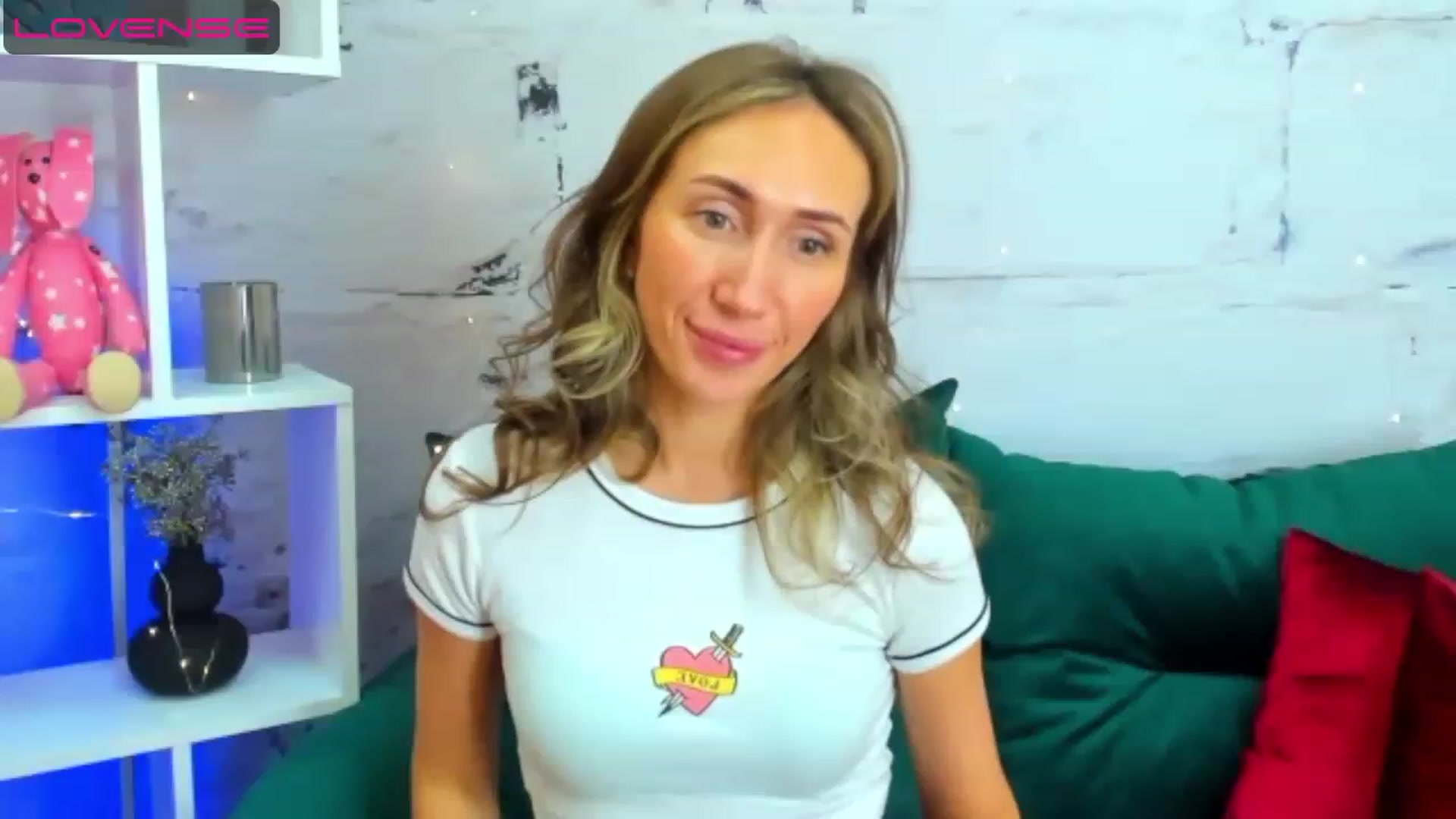 Gallery image thumbnail from TinaRee's myfreecams stream on, 07/01/2023, 11:36 image 18 of 20