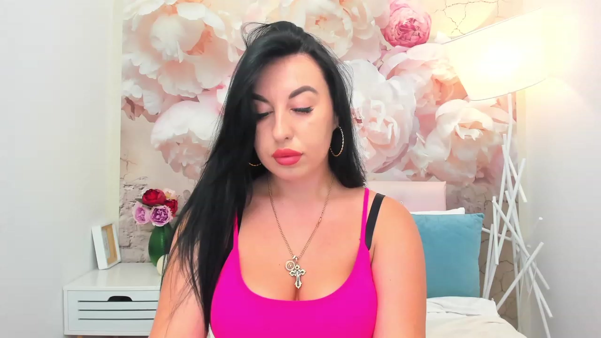 Gallery image thumbnail from TinaRey's myfreecams stream on, 06/25/2023, 16:02 image 6 of 20