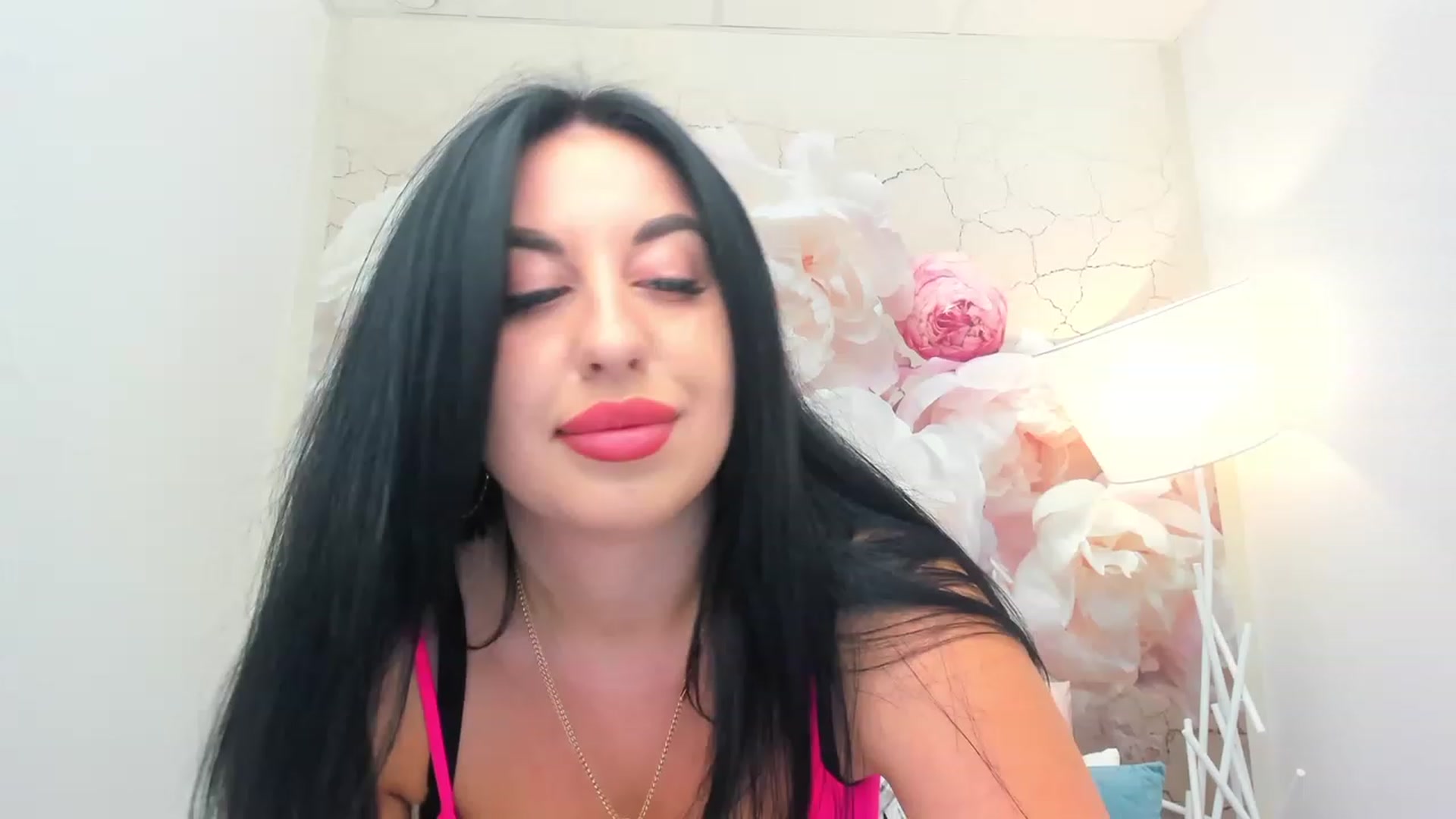 Gallery image thumbnail from TinaRey's myfreecams stream on, 06/25/2023, 16:02 image 2 of 20