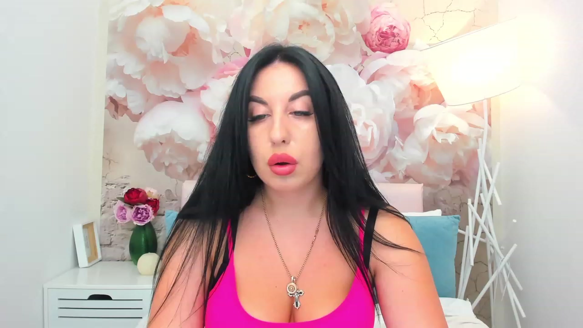 Gallery image thumbnail from TinaRey's myfreecams stream on, 06/25/2023, 16:02 image 18 of 20