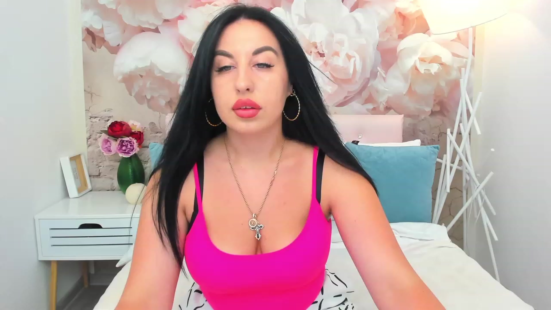 Gallery image thumbnail from TinaRey's myfreecams stream on, 06/25/2023, 16:02 image 14 of 20