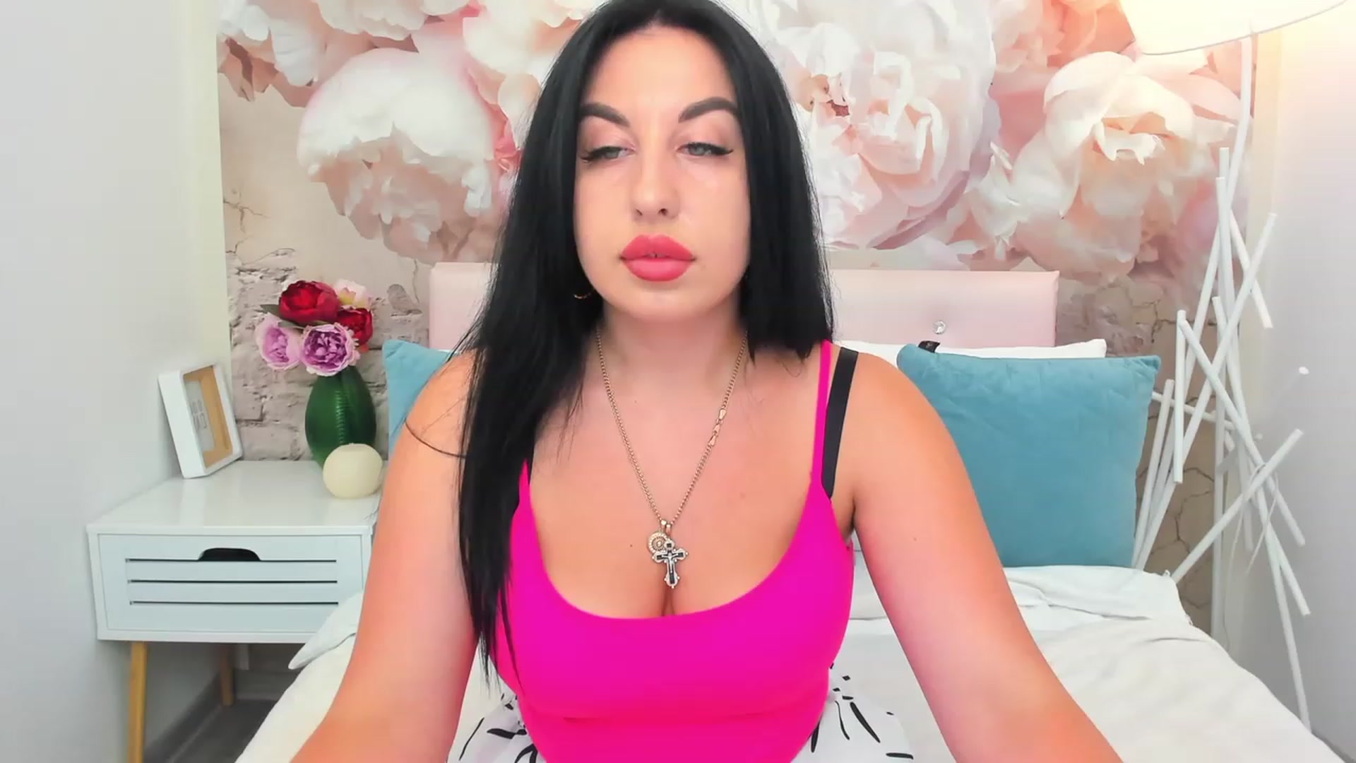 Gallery image thumbnail from TinaRey's myfreecams stream on, 06/25/2023, 17:34 image 12 of 20