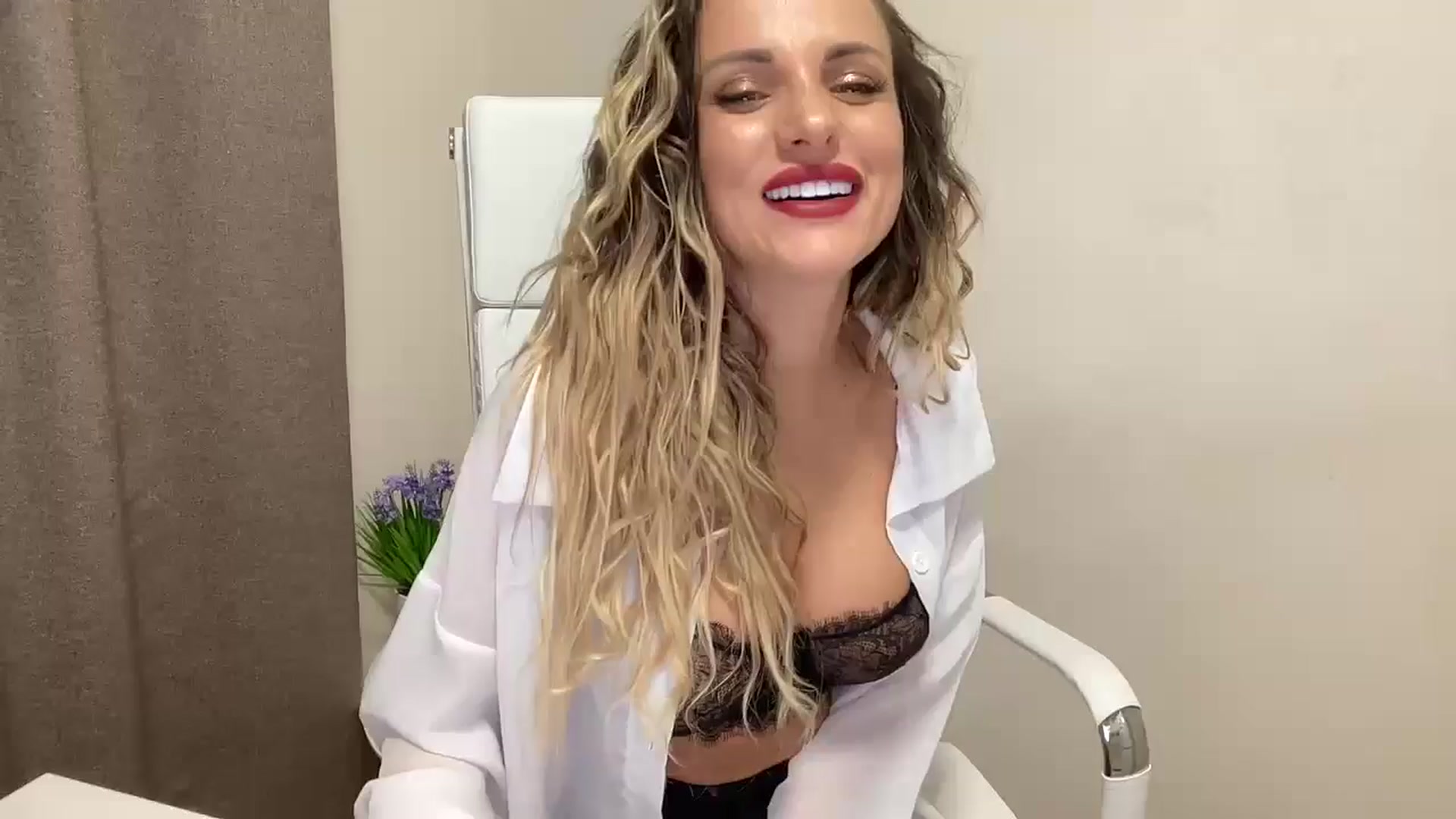 Gallery image thumbnail from Tina_Angel_'s myfreecams stream on, 04/20/2024, 17:40 image 11 of 20