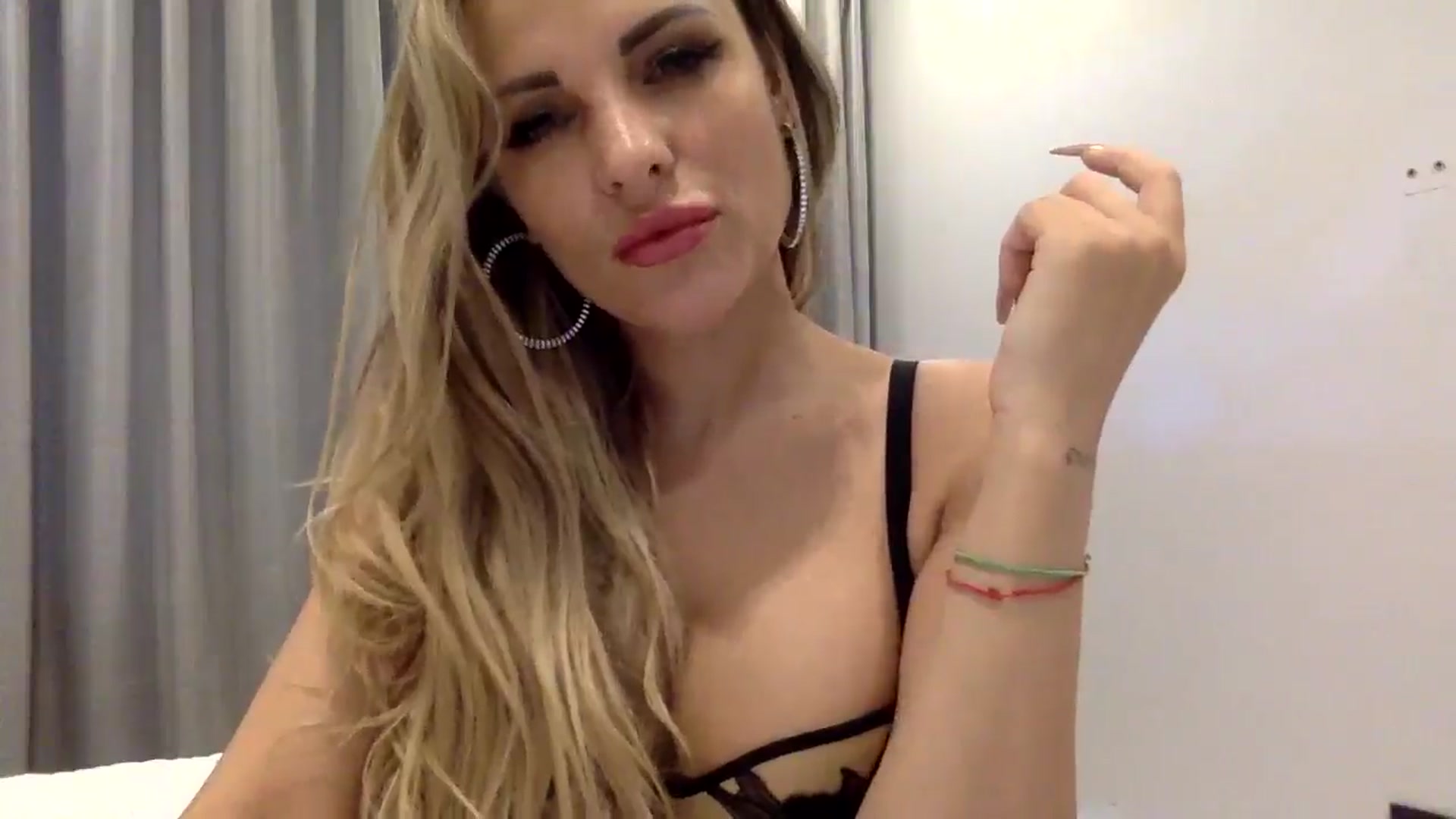 Gallery image thumbnail from Tina_Angel_'s myfreecams stream on, 02/19/2025, 15:43 image 16 of 20