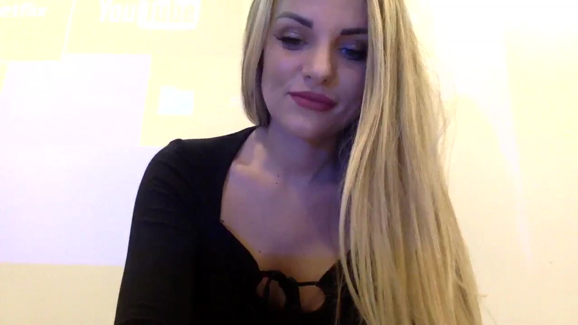 Gallery image thumbnail from Tina_Angel_'s myfreecams stream on, 02/25/2025, 21:51 image 12 of 20