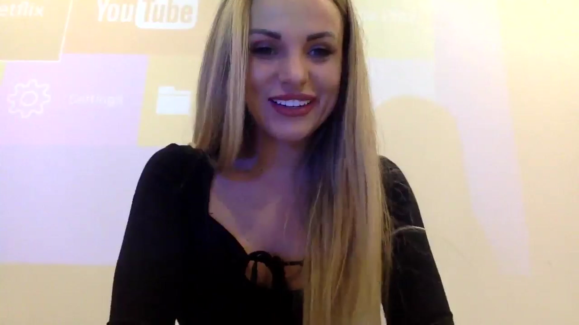 Gallery image thumbnail from Tina_Angel_'s myfreecams stream on, 02/25/2025, 21:51 image 11 of 20