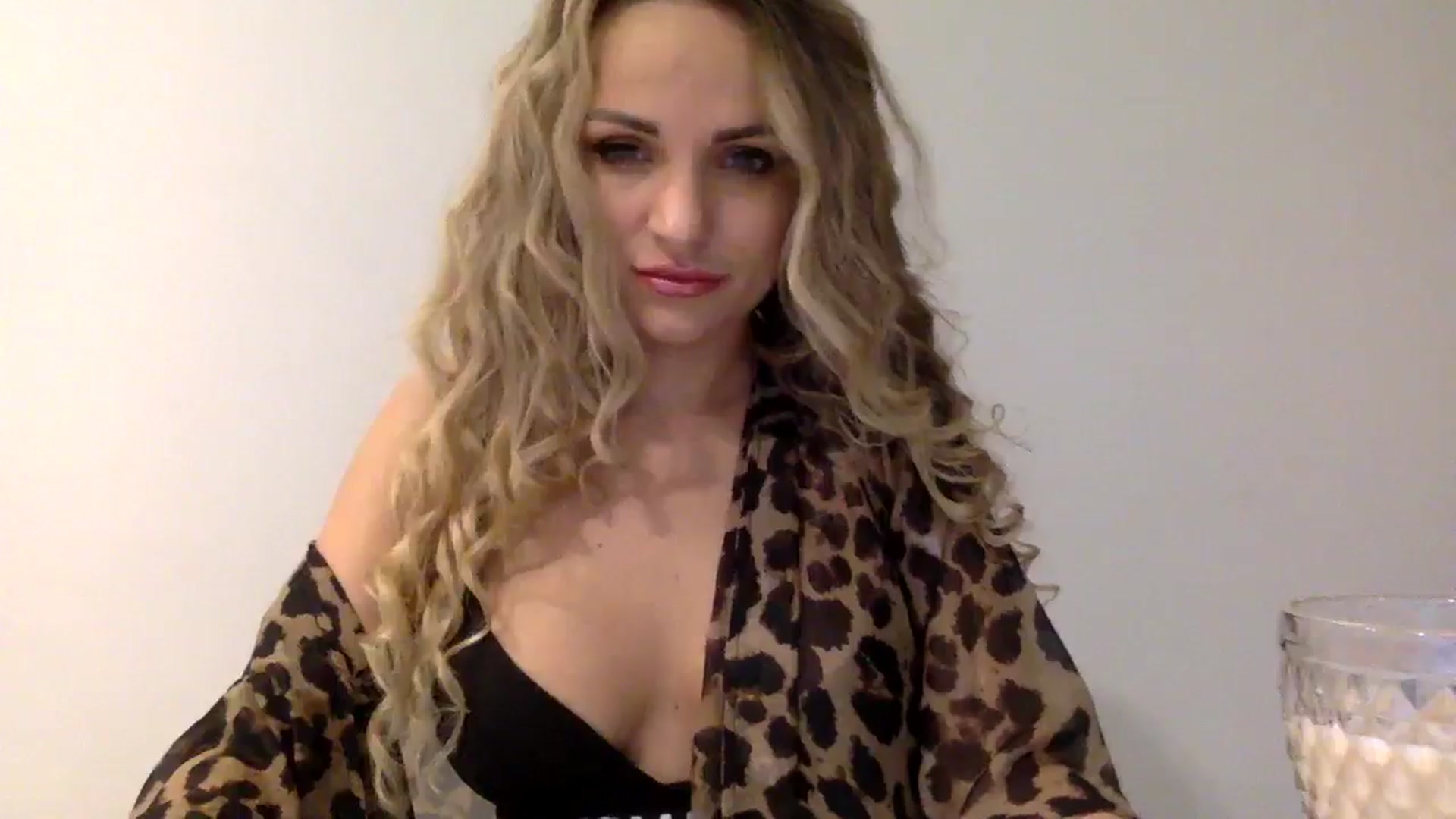 Gallery image thumbnail from Tina_Angel_'s myfreecams stream on, 02/26/2025, 20:11 image 5 of 20