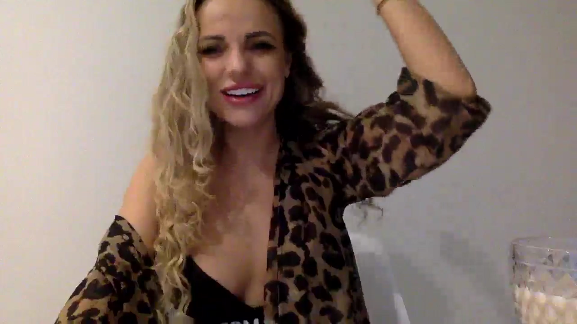 Gallery image thumbnail from Tina_Angel_'s myfreecams stream on, 02/26/2025, 20:11 image 7 of 20