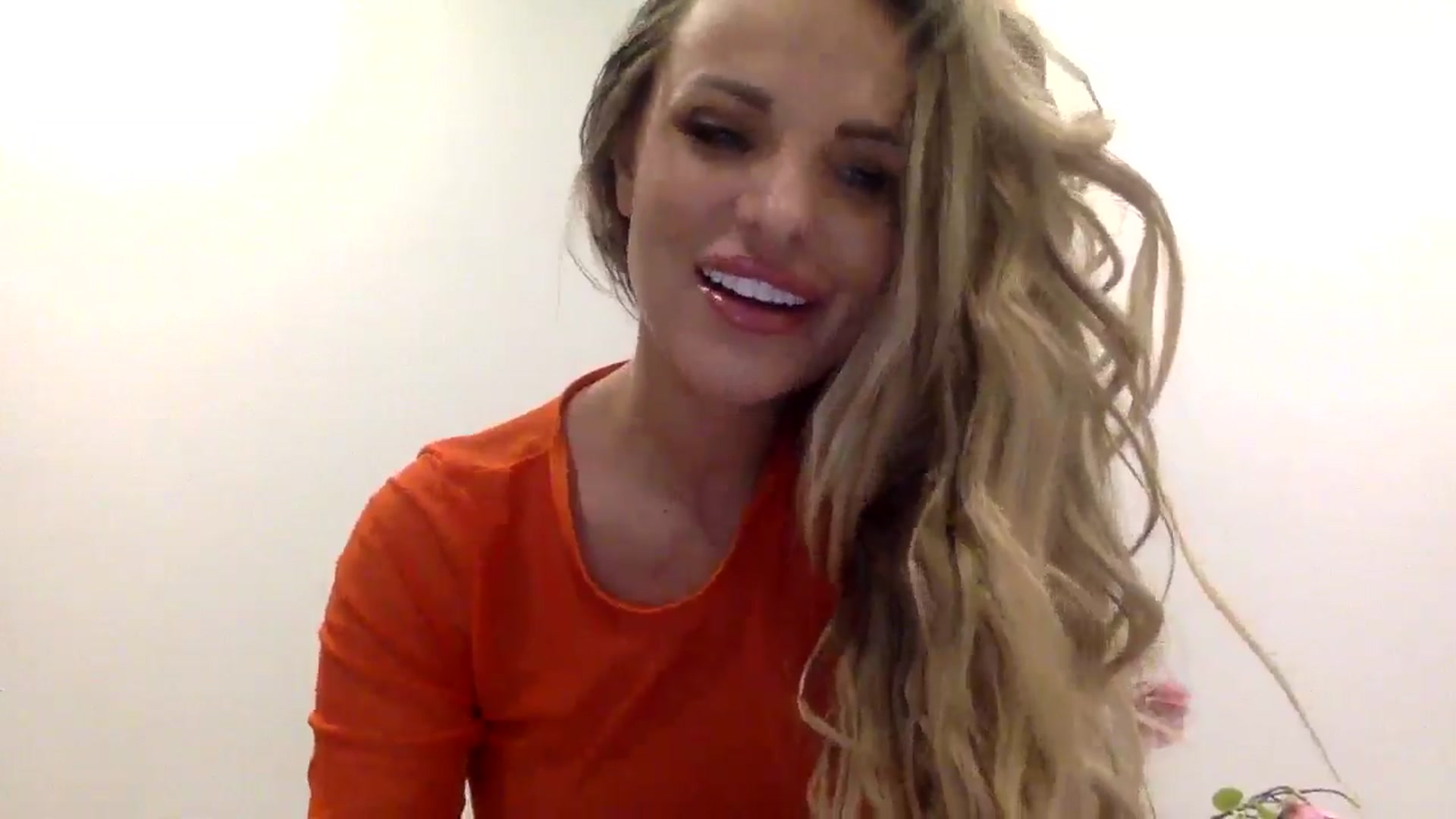 Gallery image thumbnail from Tina_Angel_'s myfreecams stream on, 03/14/2025, 21:31 image 10 of 20