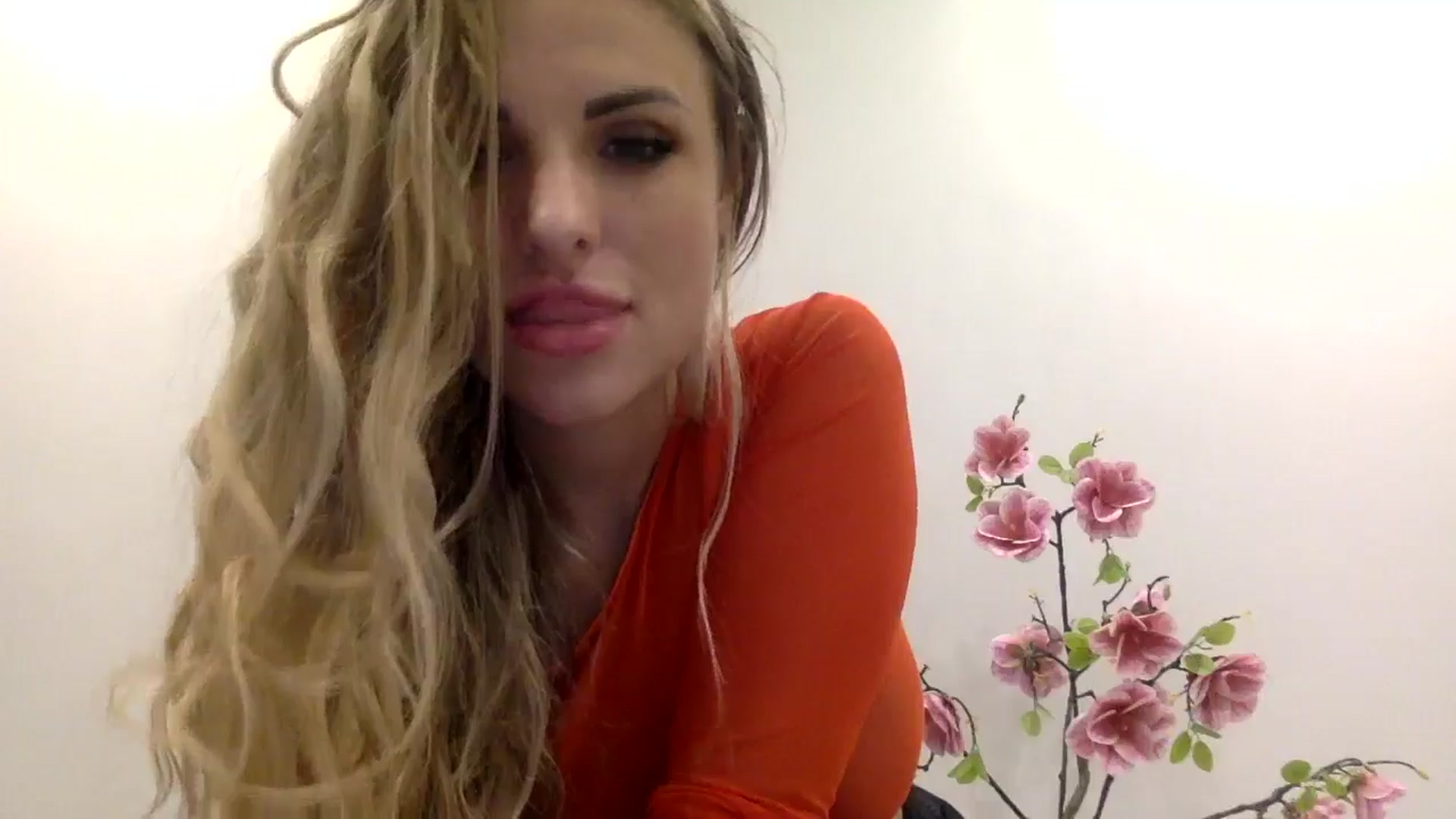 Gallery image thumbnail from Tina_Angel_'s myfreecams stream on, 03/15/2025, 24:33 image 7 of 20