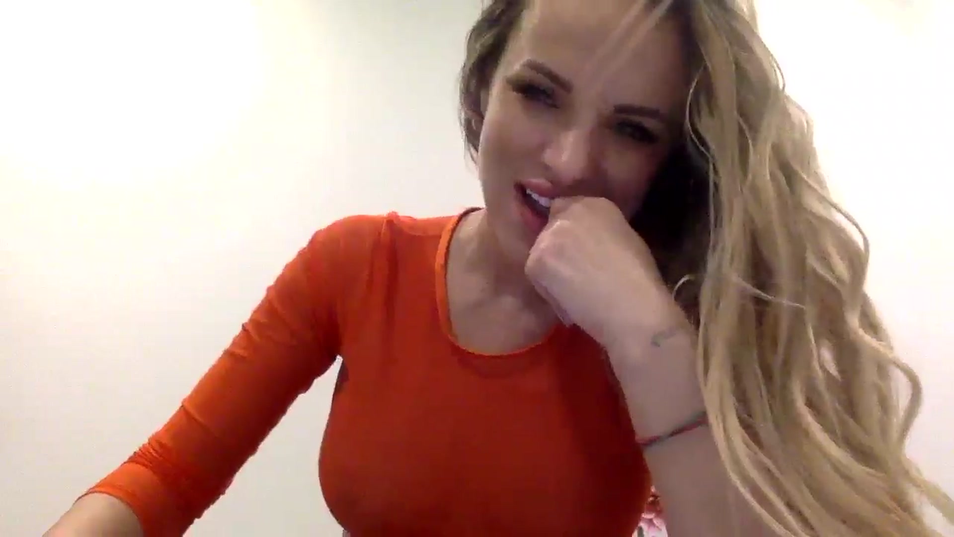 Gallery image thumbnail from Tina_Angel_'s myfreecams stream on, 03/15/2025, 01:17 image 13 of 20